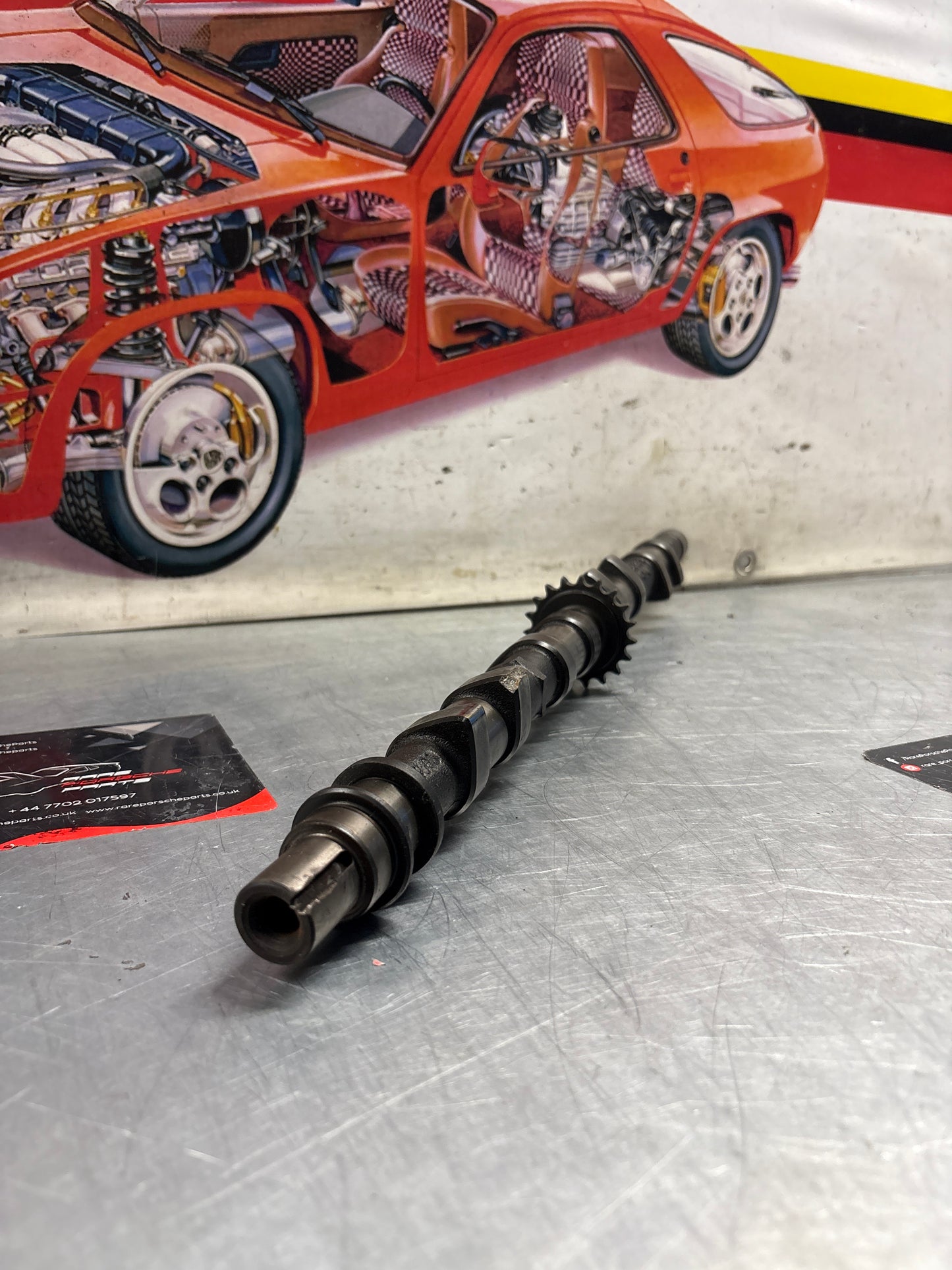 Porsche 928 S3 M28.45/46 engine Camshaft, exhaust side, cylinder 1-4, used 9281052932R / 92810529308