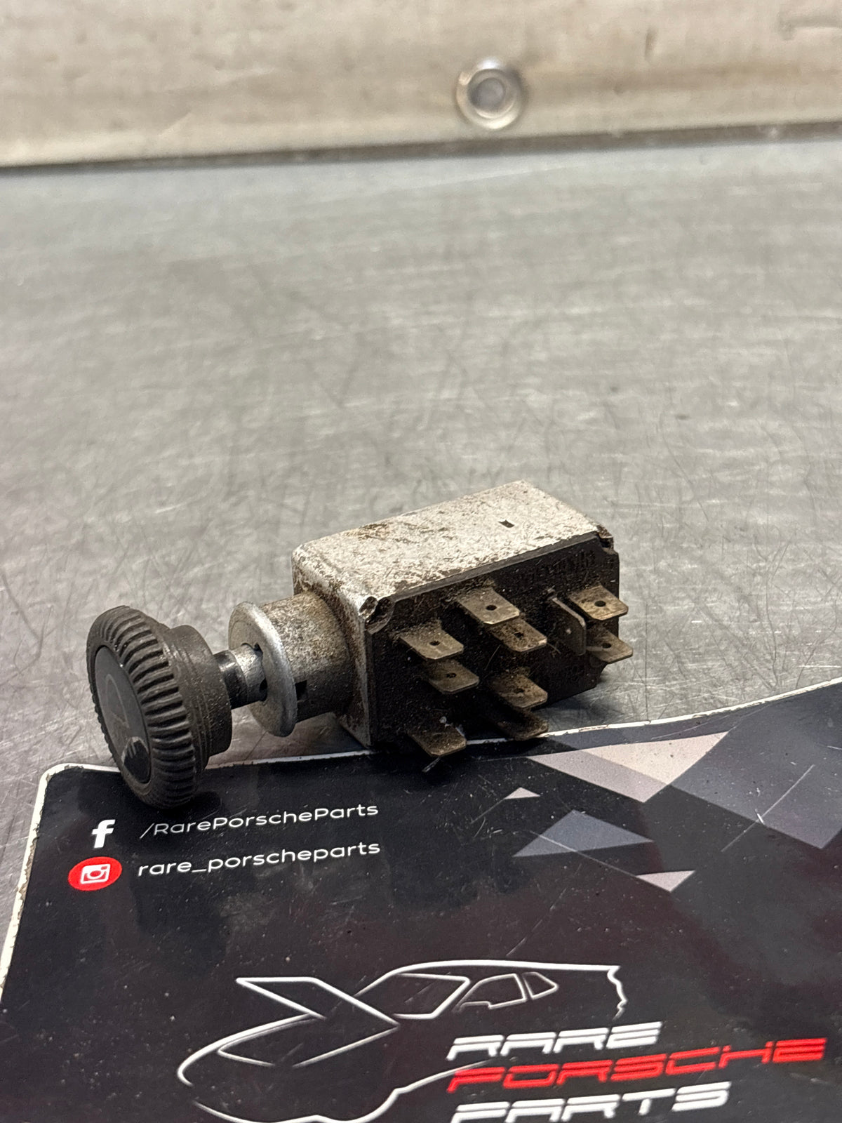 Porsche 914 headlight switch, used 91461341410