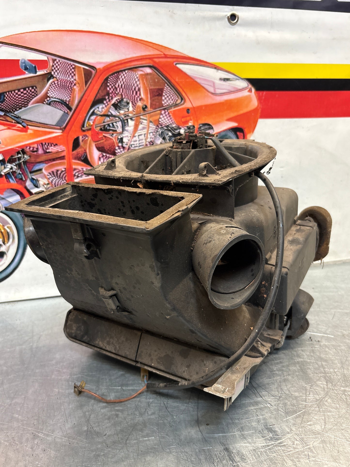 Porsche 924 80-85 944 82-85.5 heater blower fan assembly, complete 321819096 / 823819096A / 823819095A / 321819095 used
