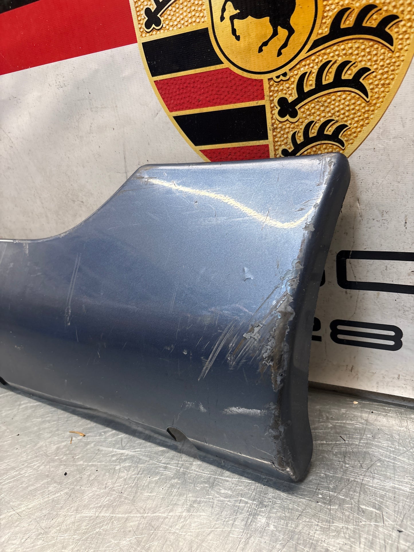 Porsche 928 S4 left sill cover, used 92855908502