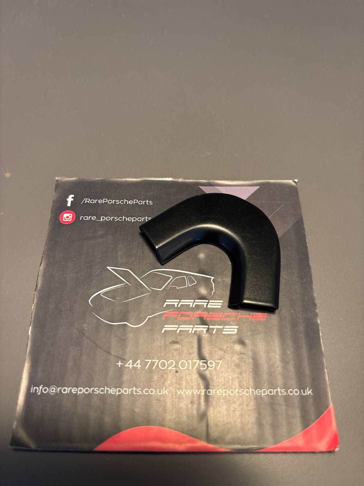 Porsche 928 window trim corner piece, 9285434150470K, NOS