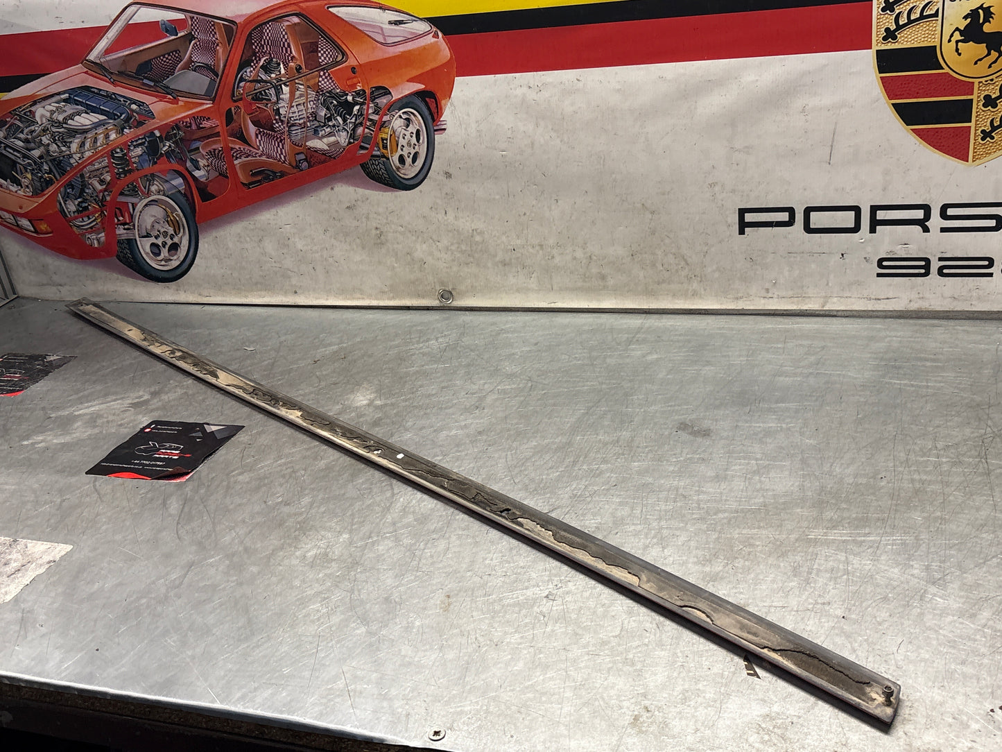 Porsche 928 Türanschlagleiste links, gebraucht