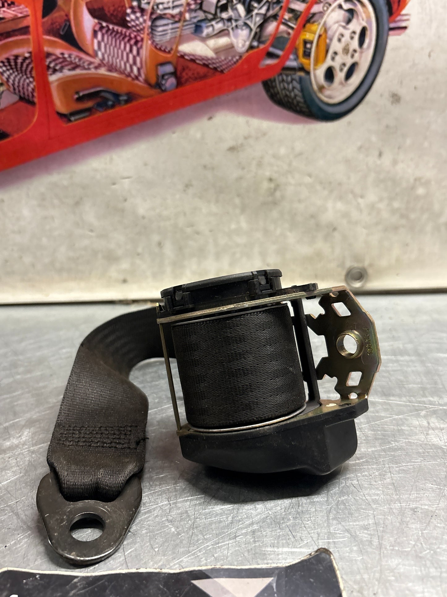 Porsche 944 968 right rear seat belt, 94480302202, used