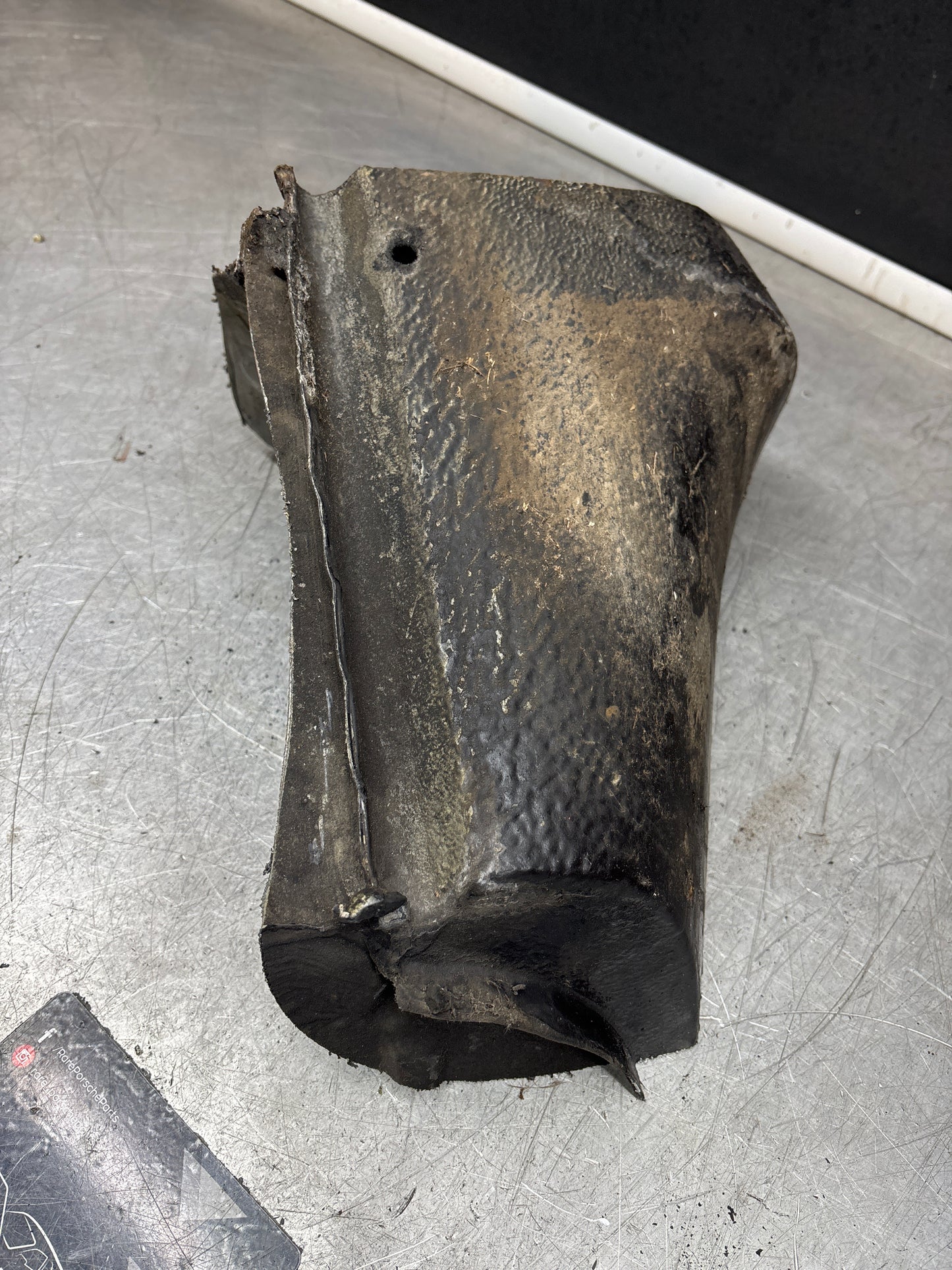 Porsche 944 left side cut, rear fender 94450390303,