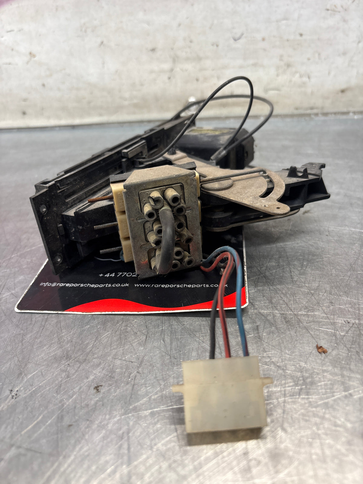 Porsche 928 early climate control panel, used