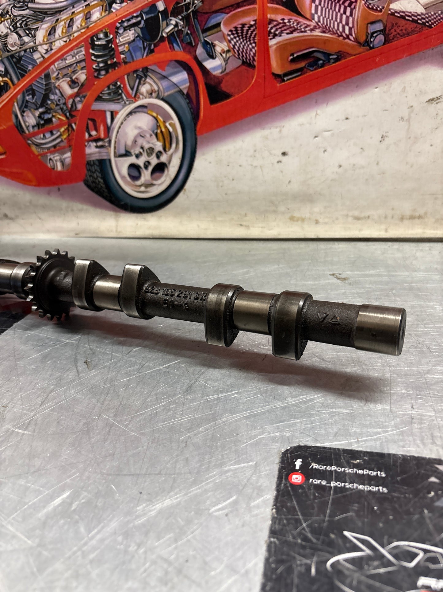 Porsche 928 S3 M28.45/46 engine Camshaft, intake side, cylinder 1-4, used 9281052913R / 92810529108