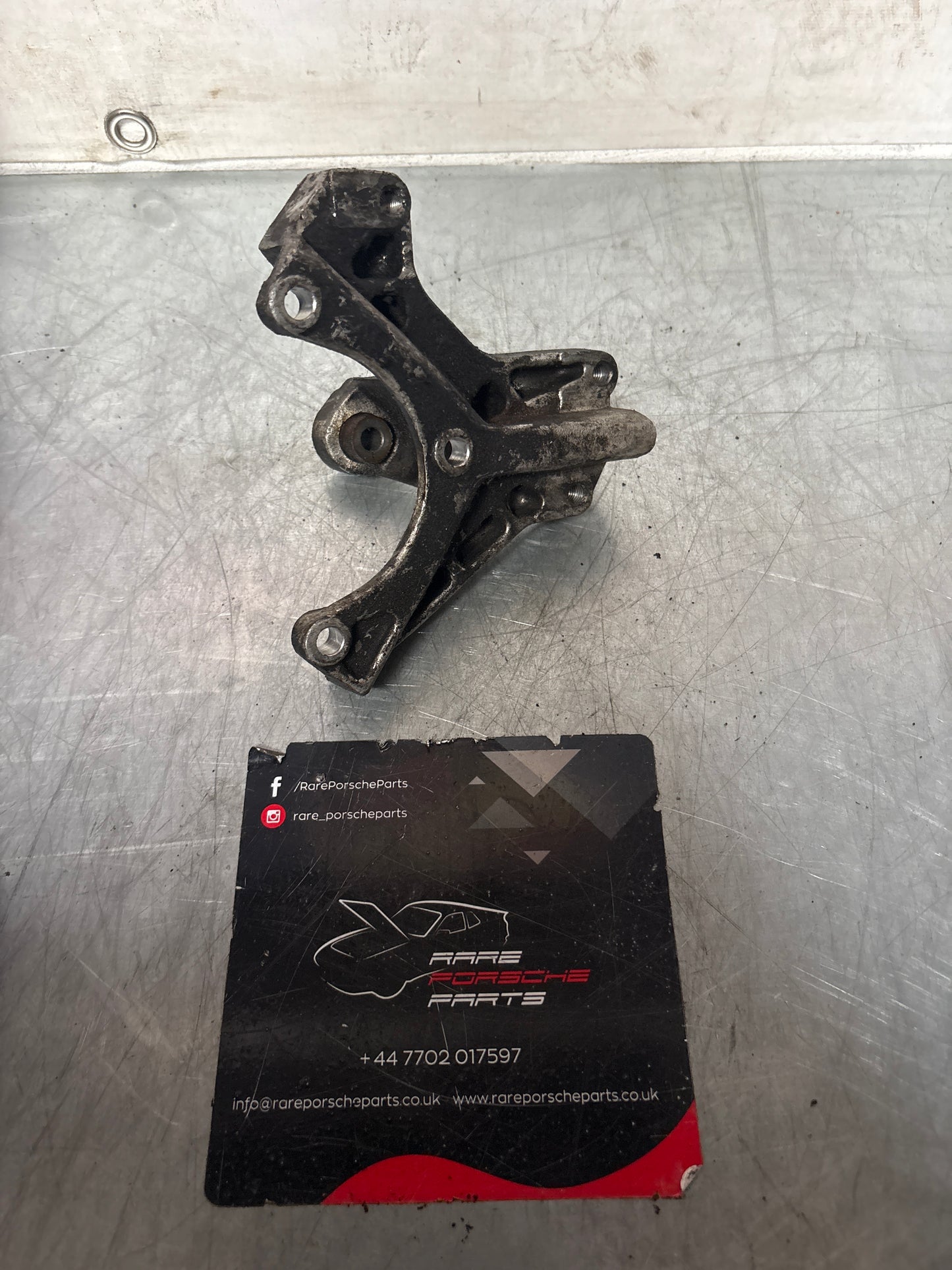 Porsche 928 servo pump bracket, used 9283471210R