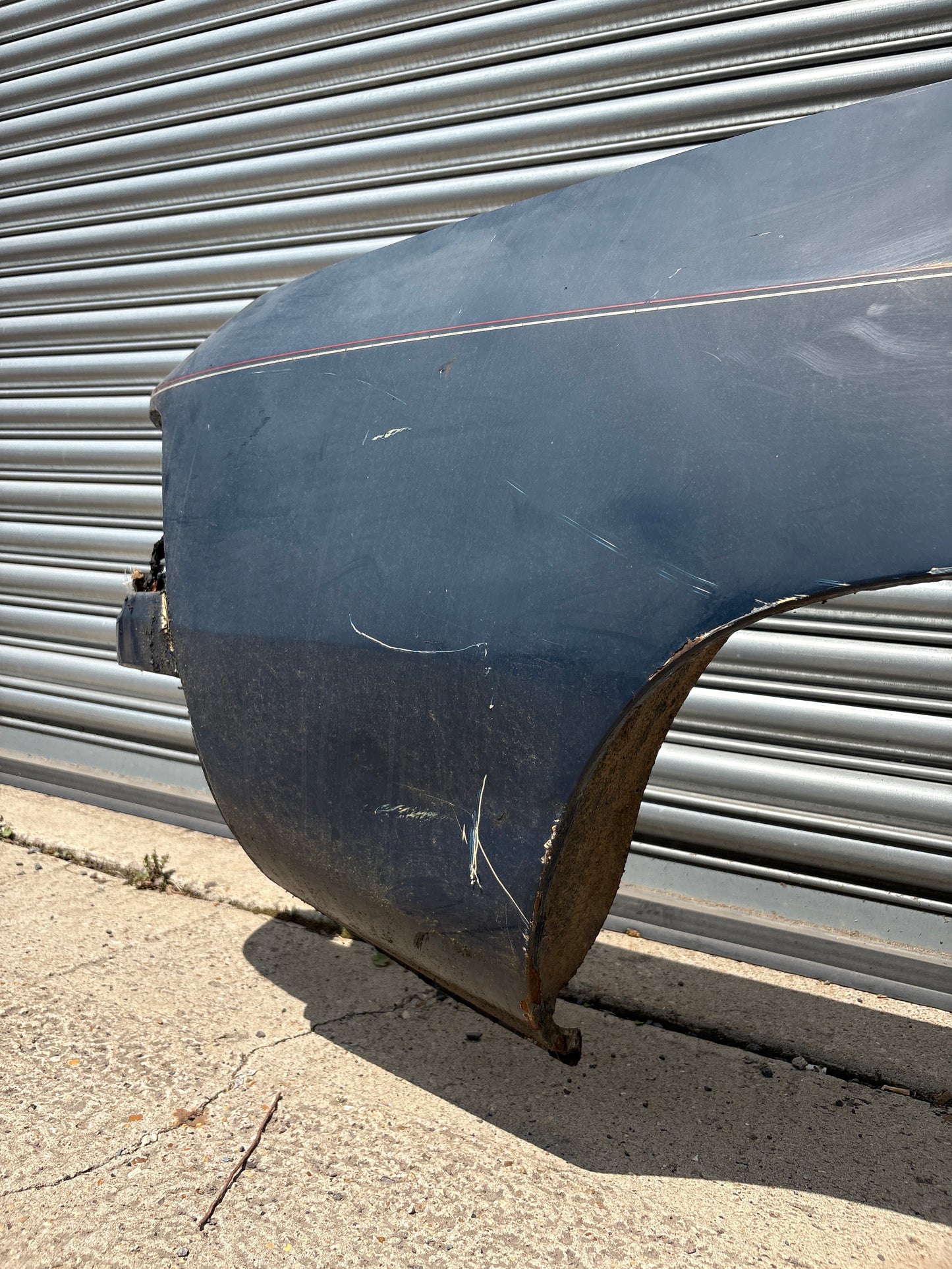 Porsche 924 right side cut, rear fender with sill