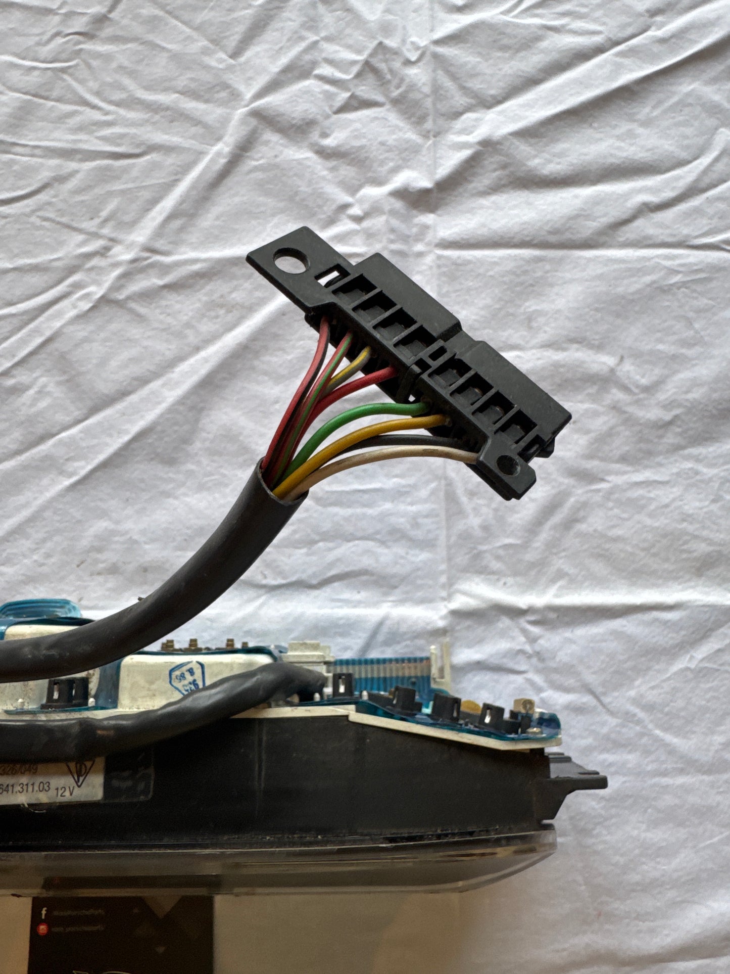 Porsche 944 dash clock binnacle pod speedometer, 94564131103 used 106205 miles automatic plastic screen has some small scratches