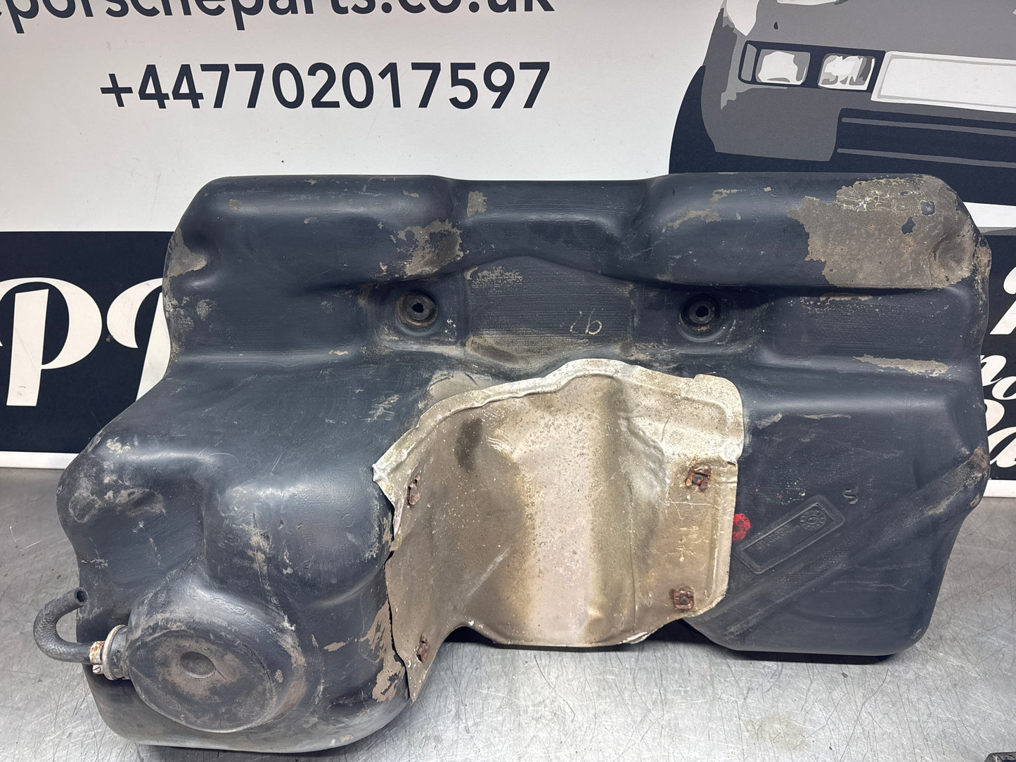 Porsche 944 86-92 plastic fuel tank 95120102101 used
