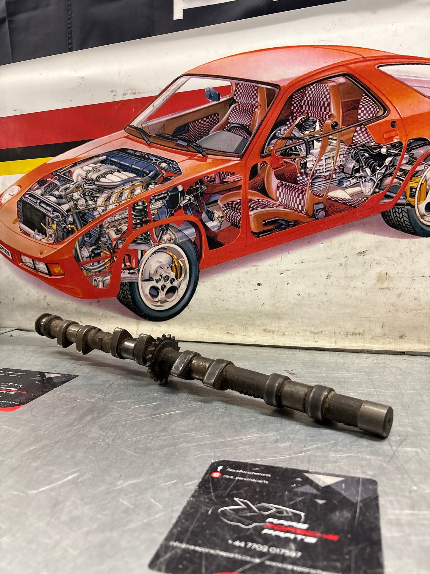 Porsche 928 S3 M28.45/46 engine Camshaft, intake side, cylinder 1-4, used 9281052913R / 92810529108