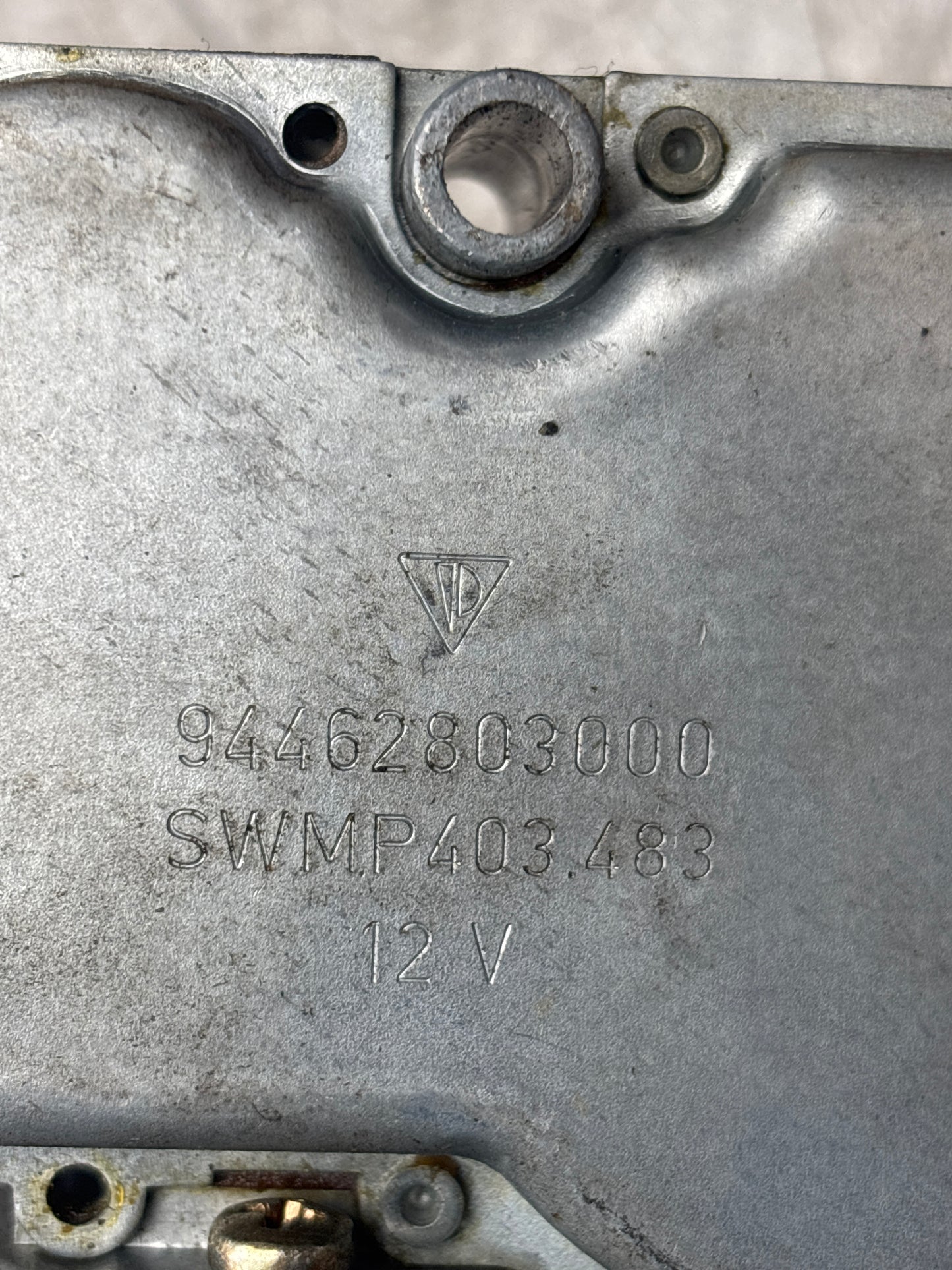 Porsche 944 rear wiper motor 94462803000 used later type, bigger axle