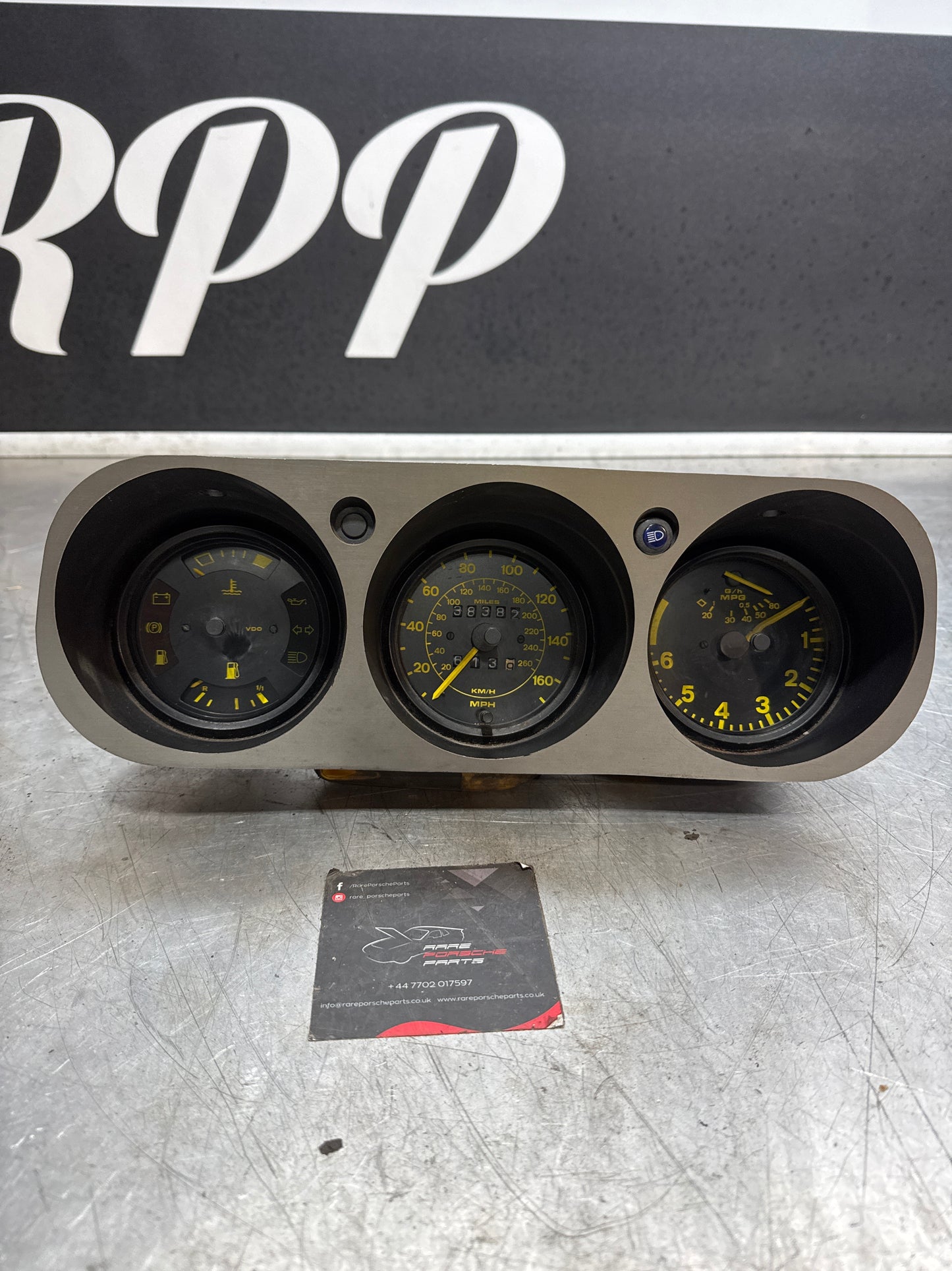 Porsche 944 complete set of instruments , used 38382 miles 94464131000 / 94464103600 / 94464120701