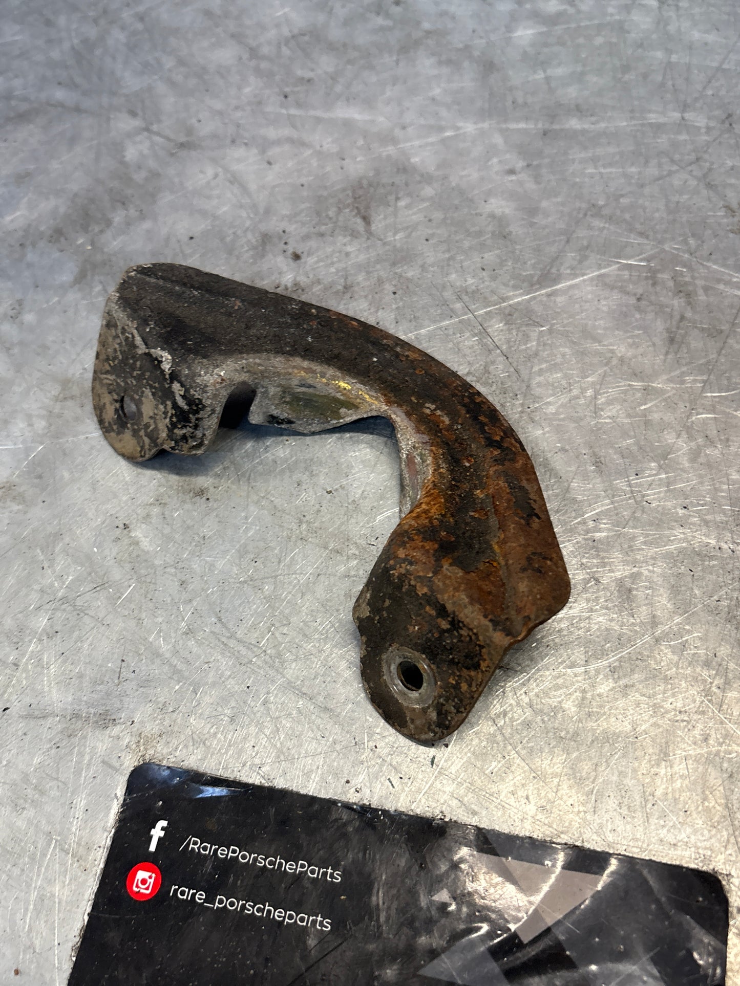 Porsche 924 2.0 80- fuel accumulator bracket, 477209291 used