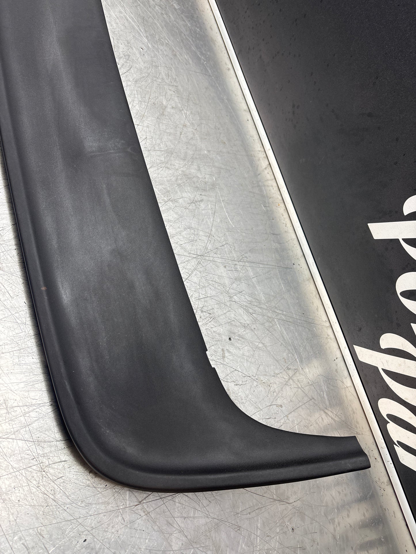 Porsche 944 rear boot rubber spoiler used 937512555