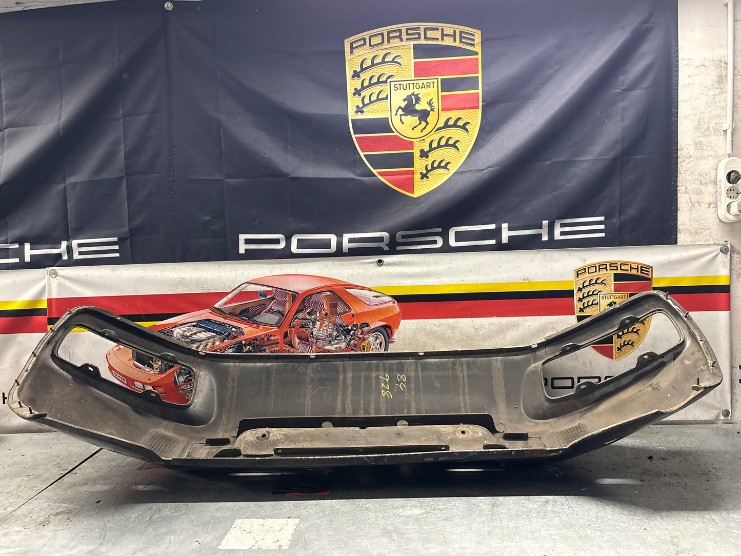 Porsche 928 rear bumper, used 928505023