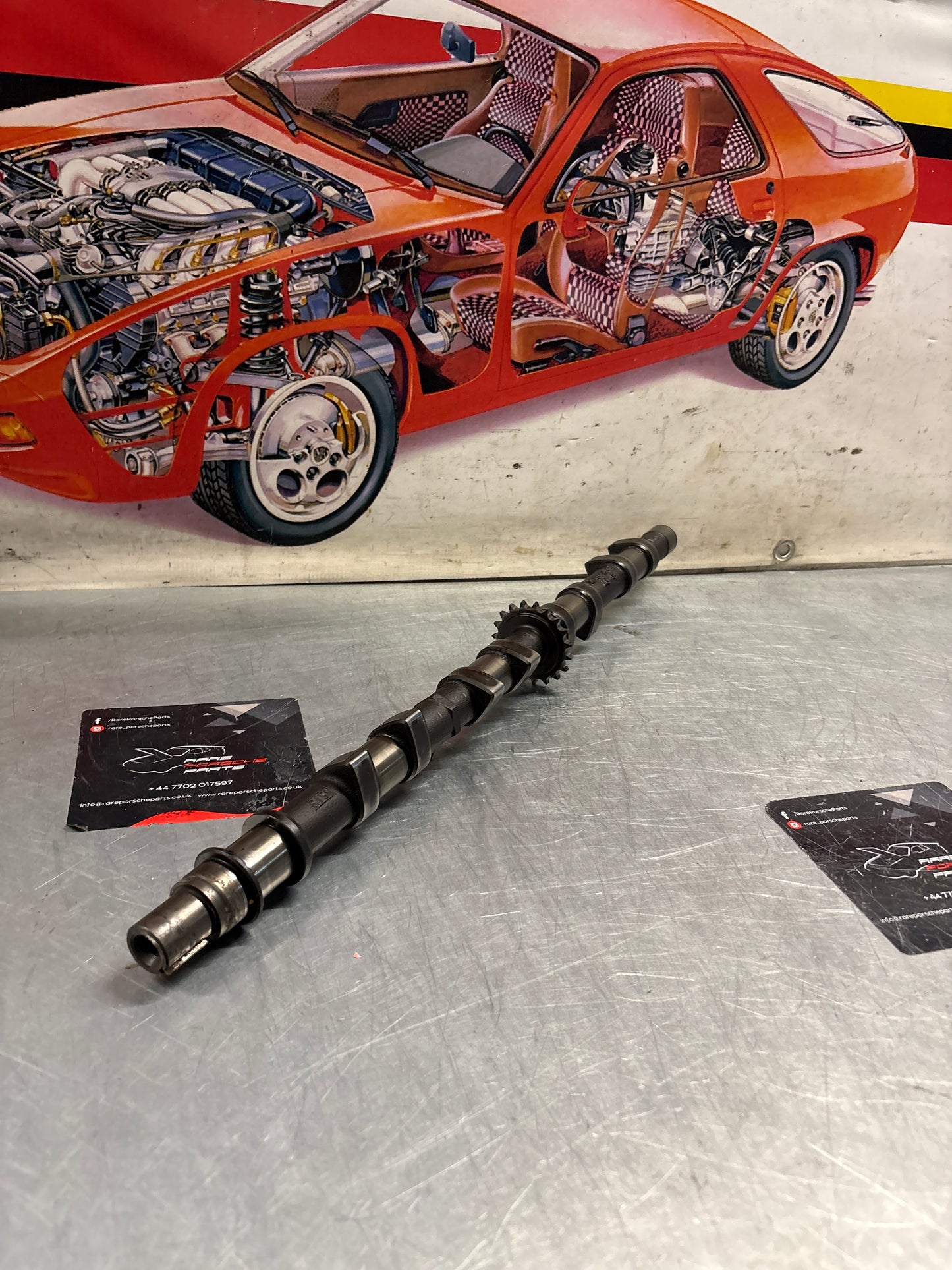 Porsche 928 S3 M28.45/46 engine Camshaft, exhaust side, cylinder 5-8, used 9281052941R / 92810529407