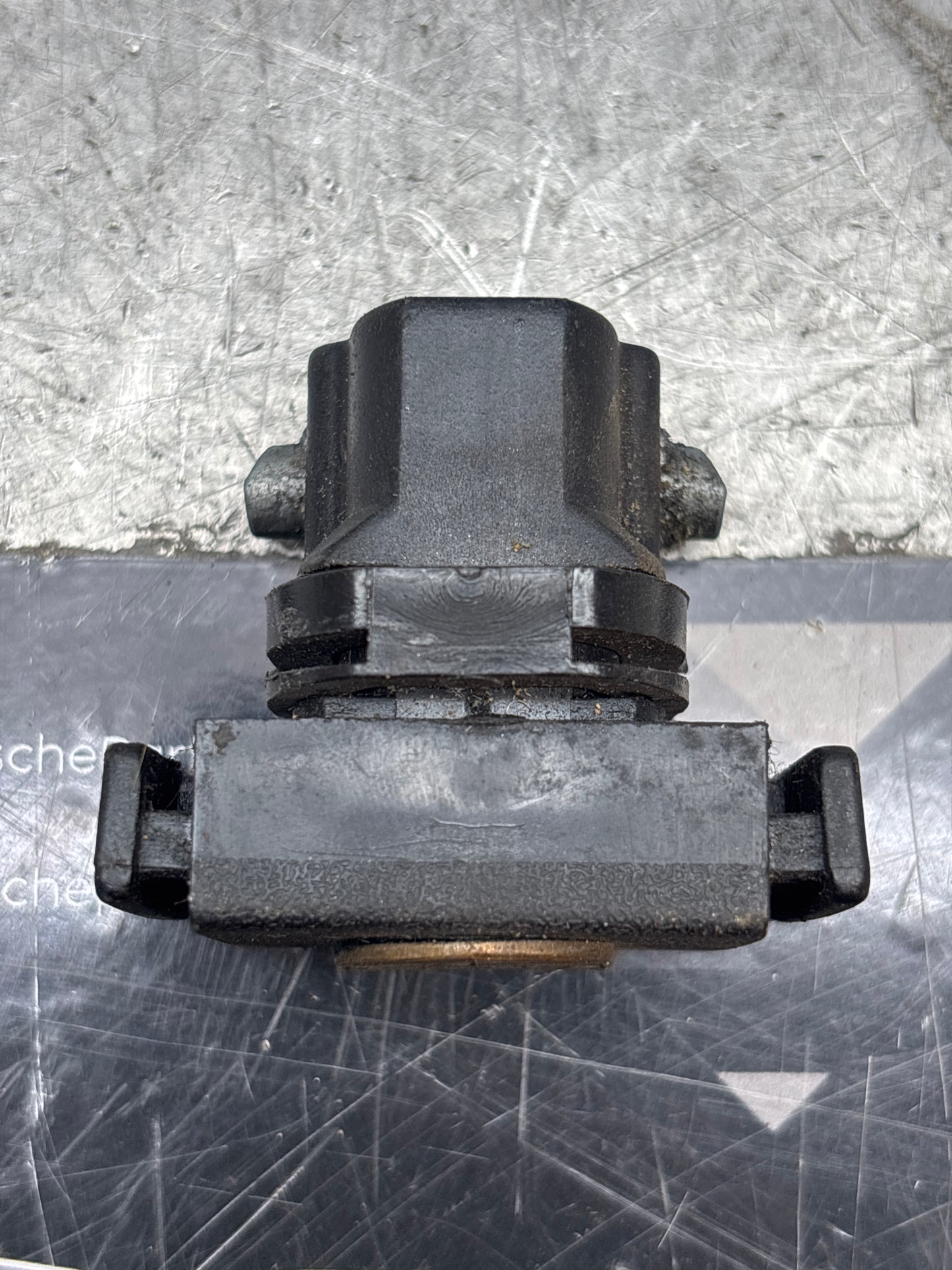 Porsche 924/944 black glove box lock with badge 477857133 used immaculate