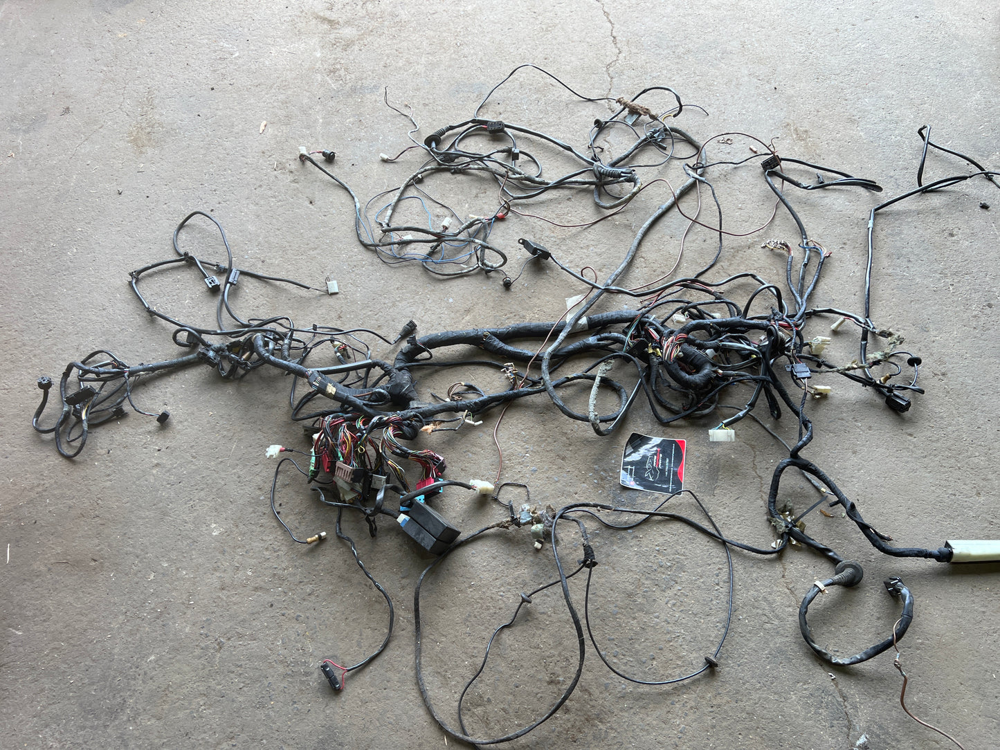 Porsche 944 2.5 Turbo 1987 cablaggio interno completo, telaio. Pezzi di ricambio o riparazioni 010 usati!!