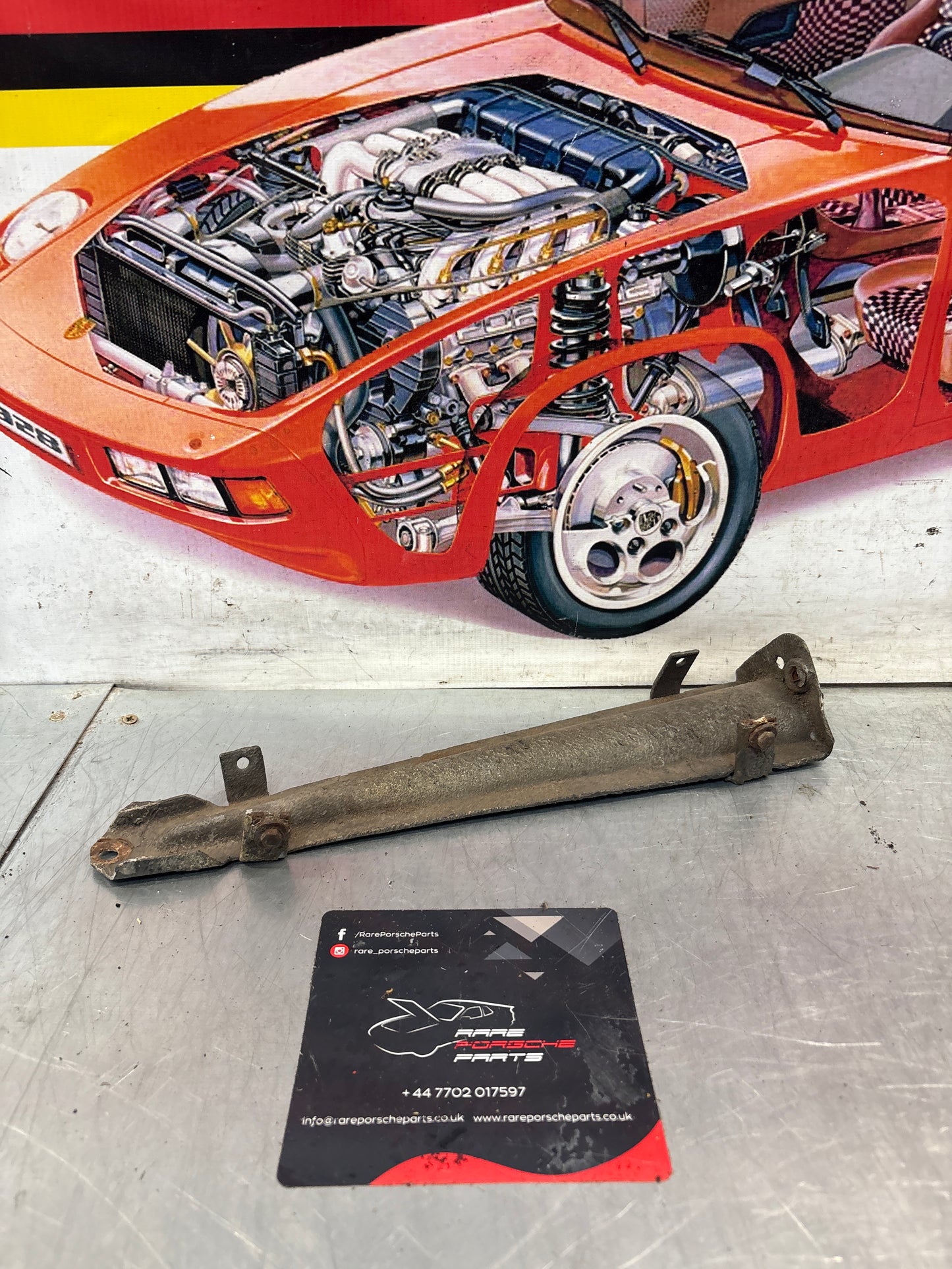 Porsche 928 87-95 Wing strut support, used 92850331702