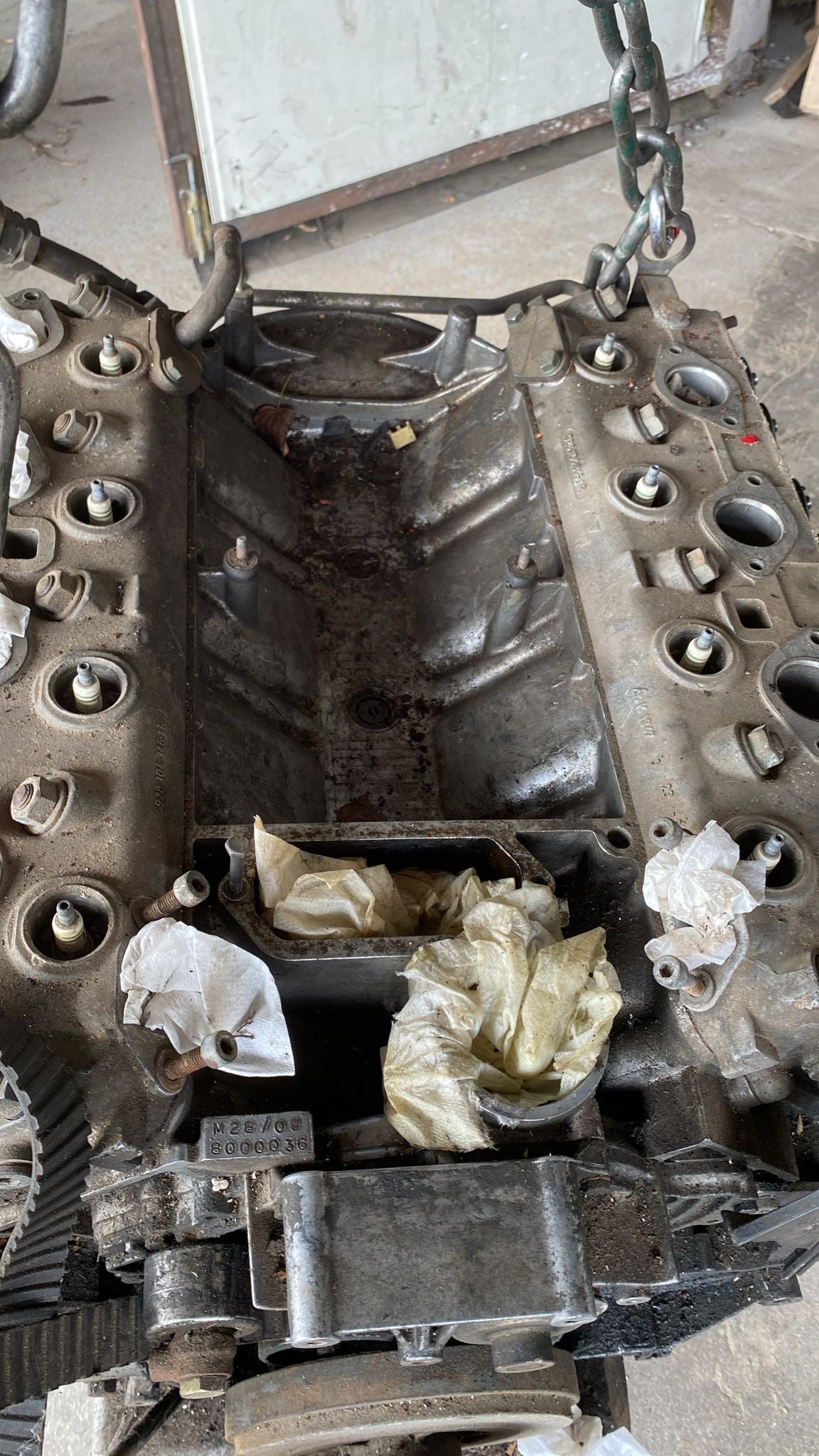 Porsche 928 4.5 M28/09 engine with cylinder heads, spares or repair