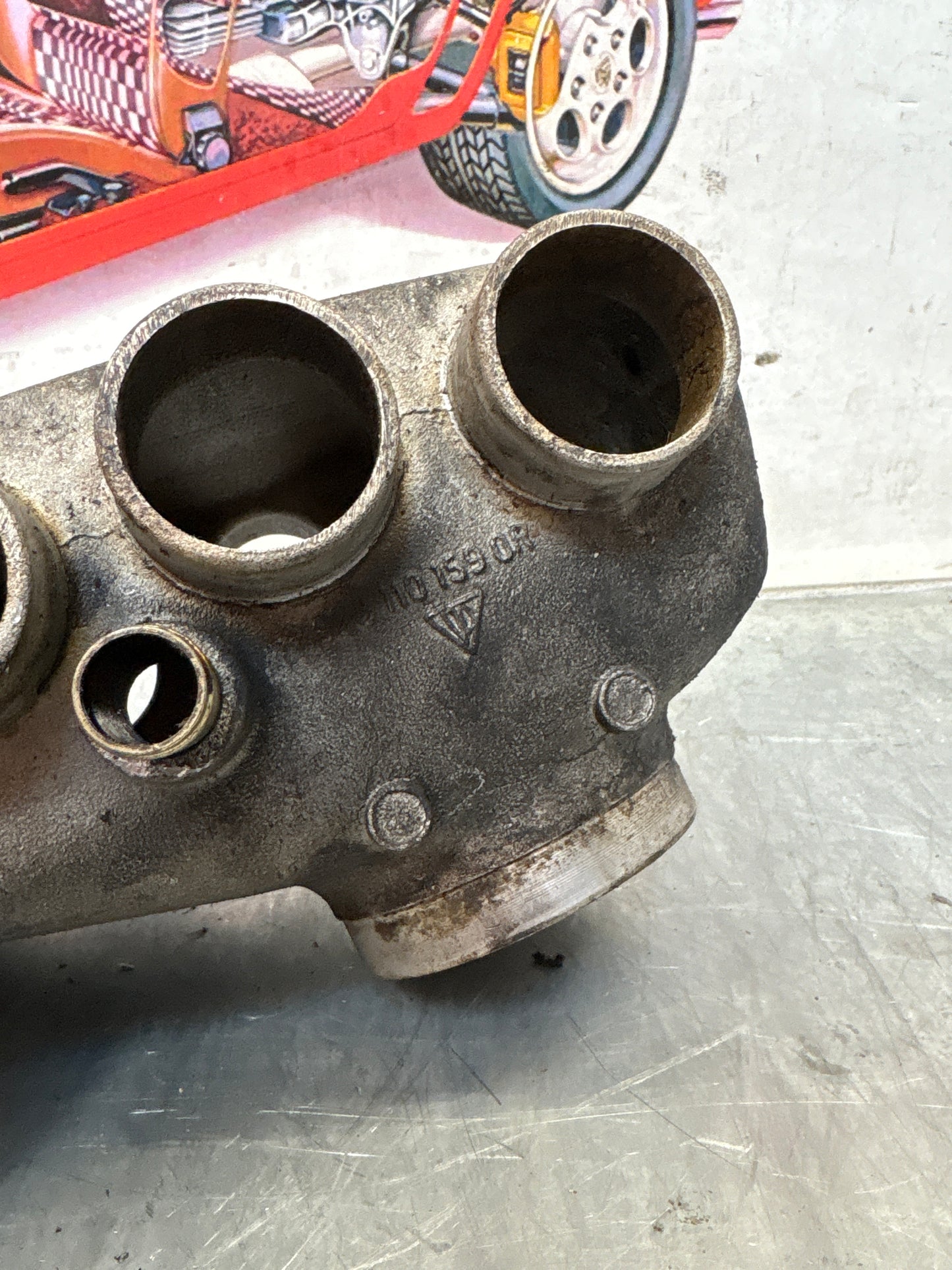 Porsche 928 Used plenum chamber 9281101590R