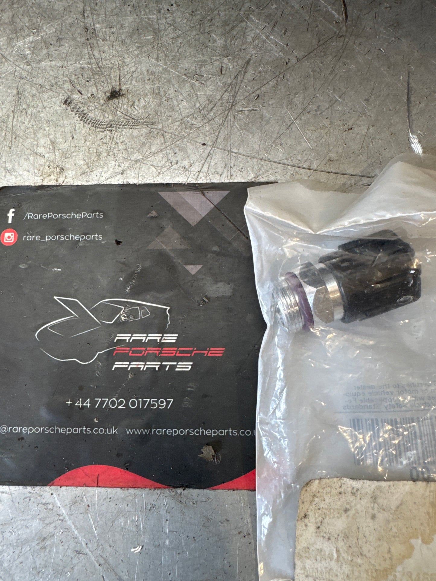 Porsche 928 automatic air conditioner valve 92857346600 New Old Stock