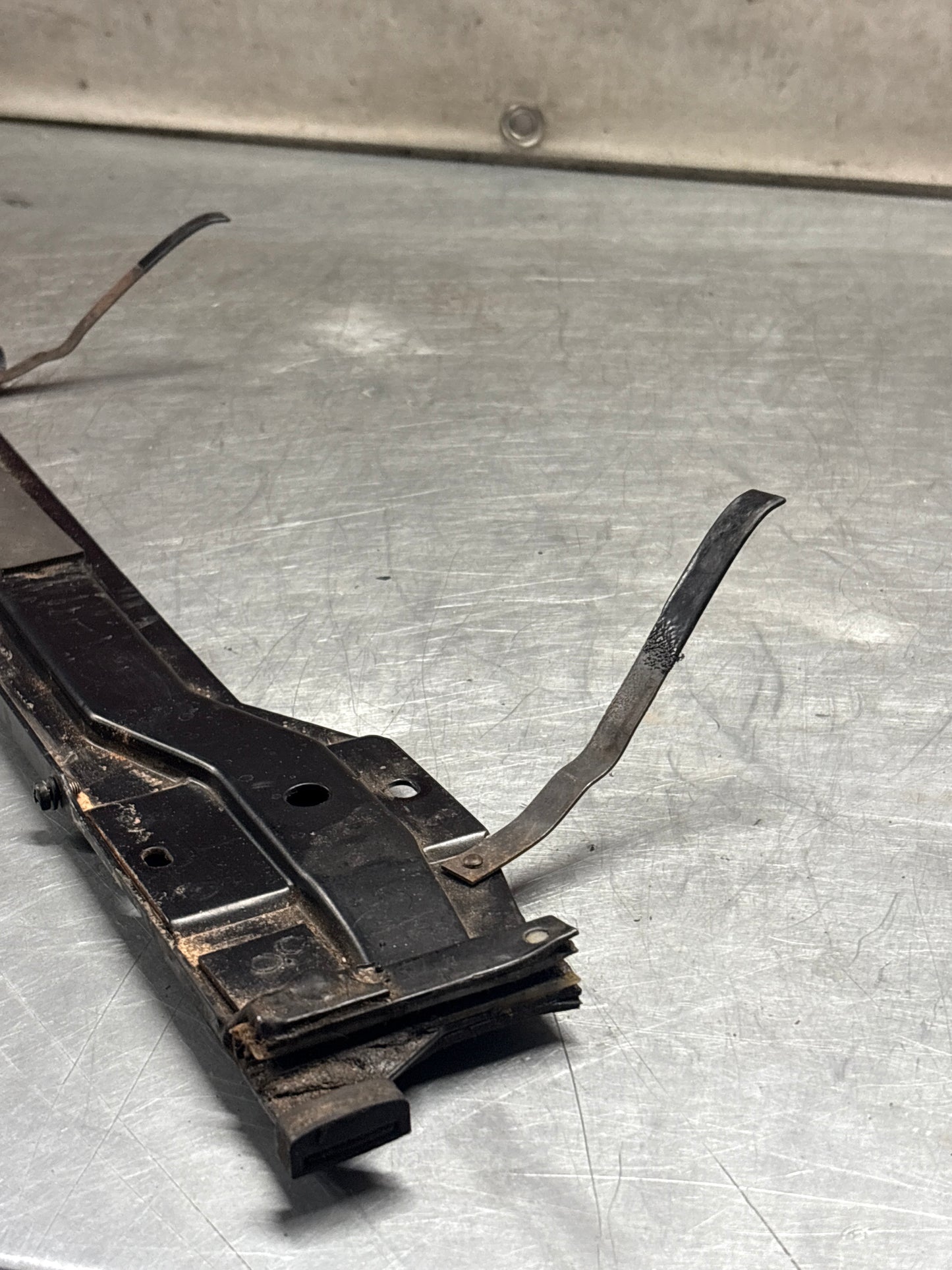 Porsche 928 S4 sunroof guide with slider, and guide shoe used 92856406140 / 92856426702 / 92856426803