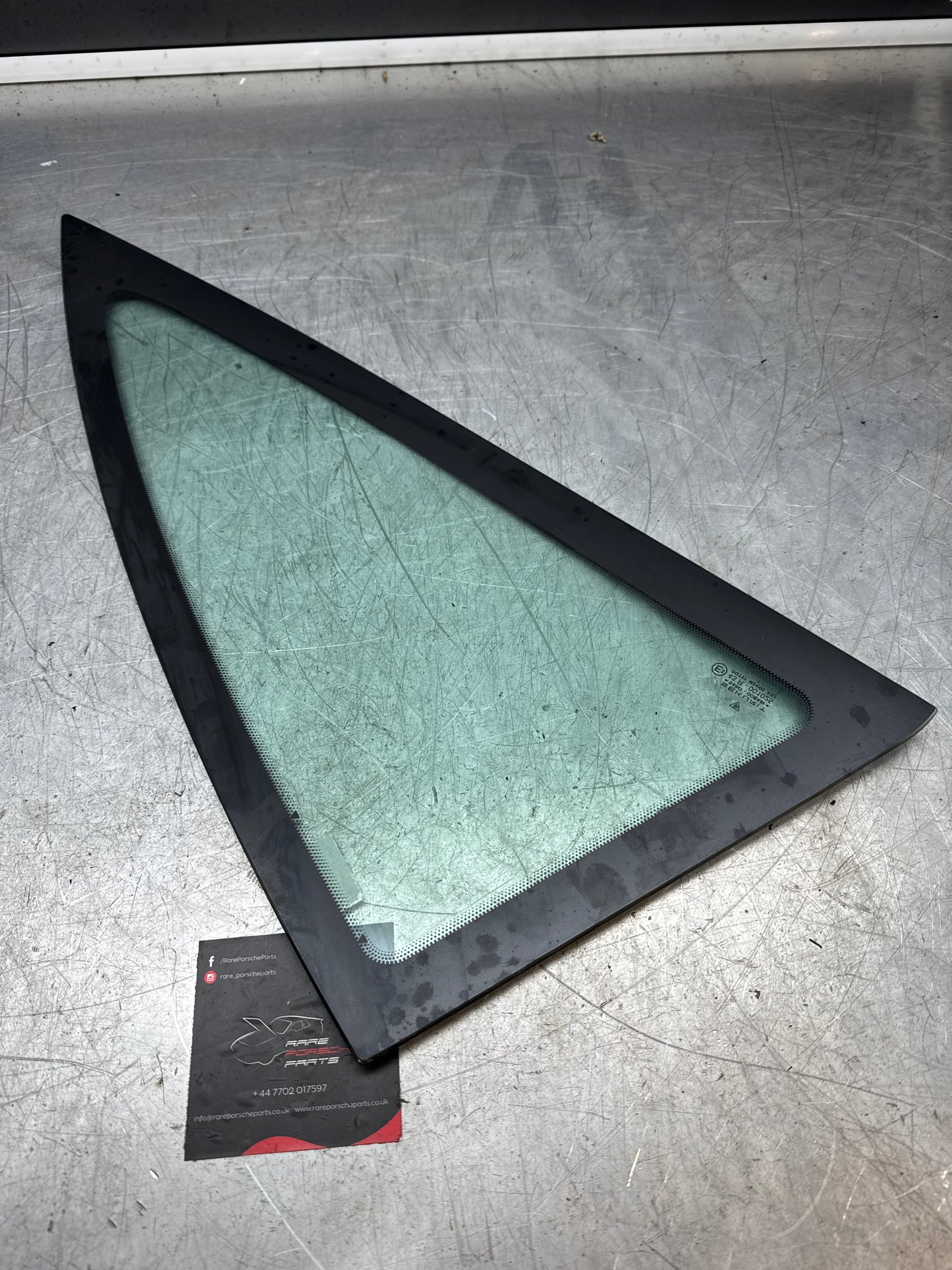 Porsche 993 rear glass right 99356251201 NOS