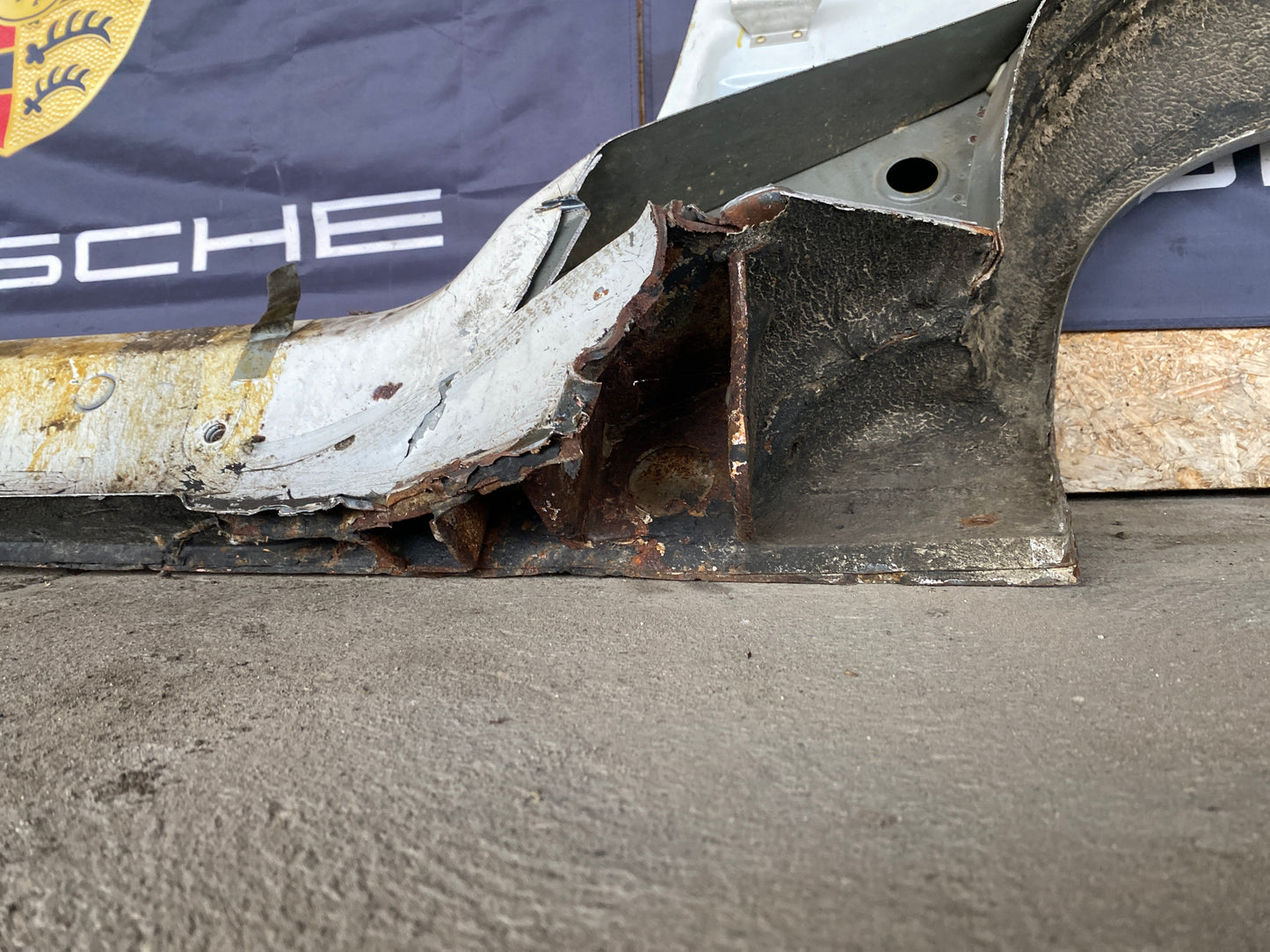 Porsche 944 Right side cut, rear fender with sill 94450390403, 94450361200