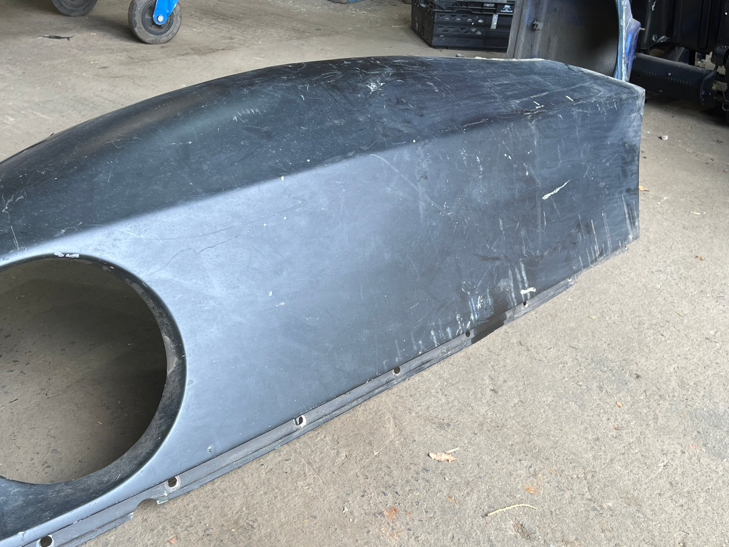 Porsche 928 -87 front right wing, used 92850301202