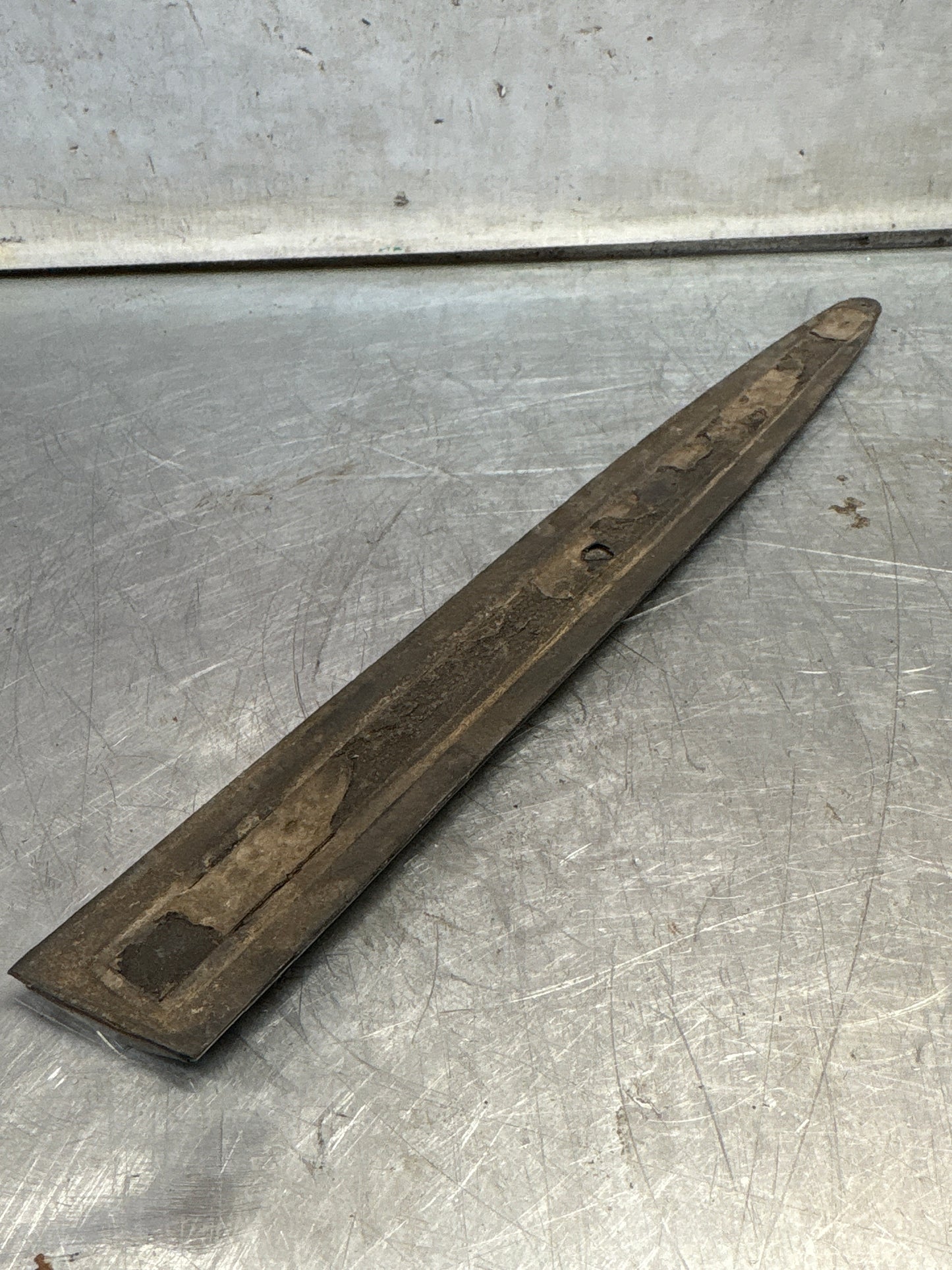 Porsche 928 left side front wing molding trim, for spares or repair 92855903703