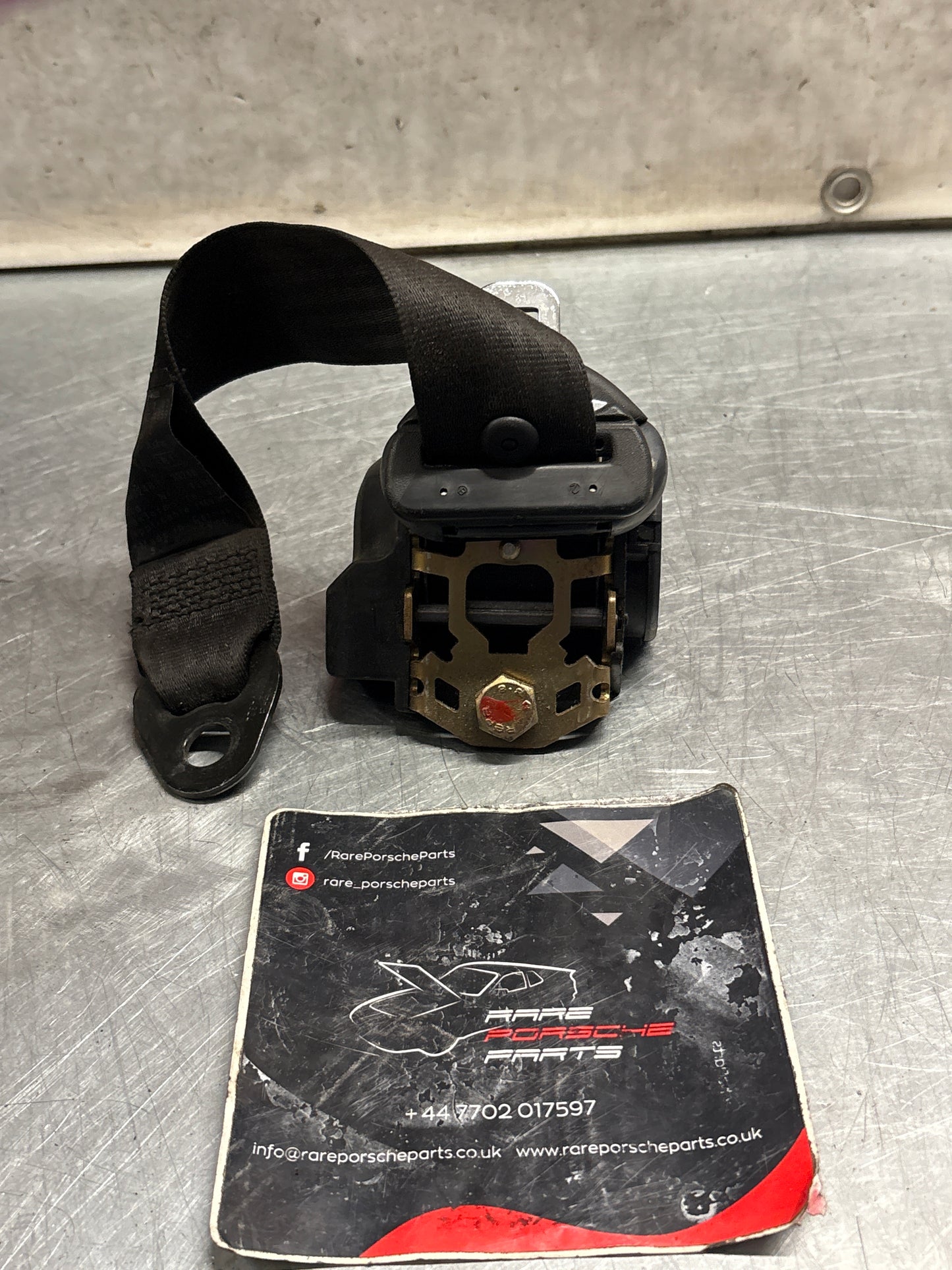 Porsche 944 968 left rear seat belt, 94480302102, used
