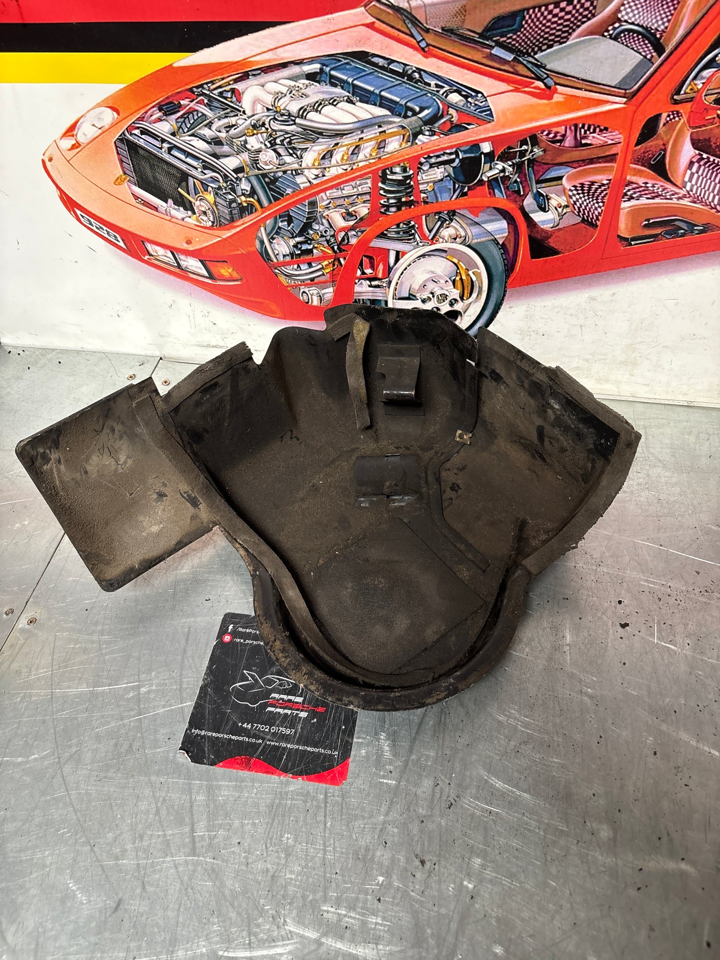 Porsche 944 85.5- fuel pump cover plate 94420133100