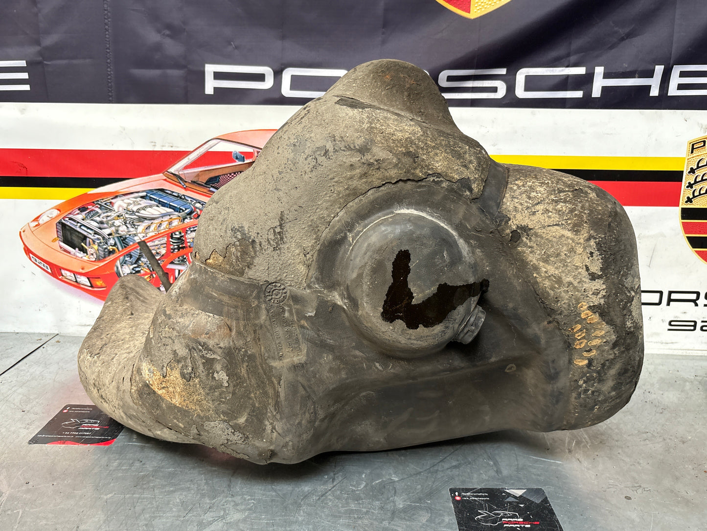 Porsche 928 fuel tank, used 92820100303/04