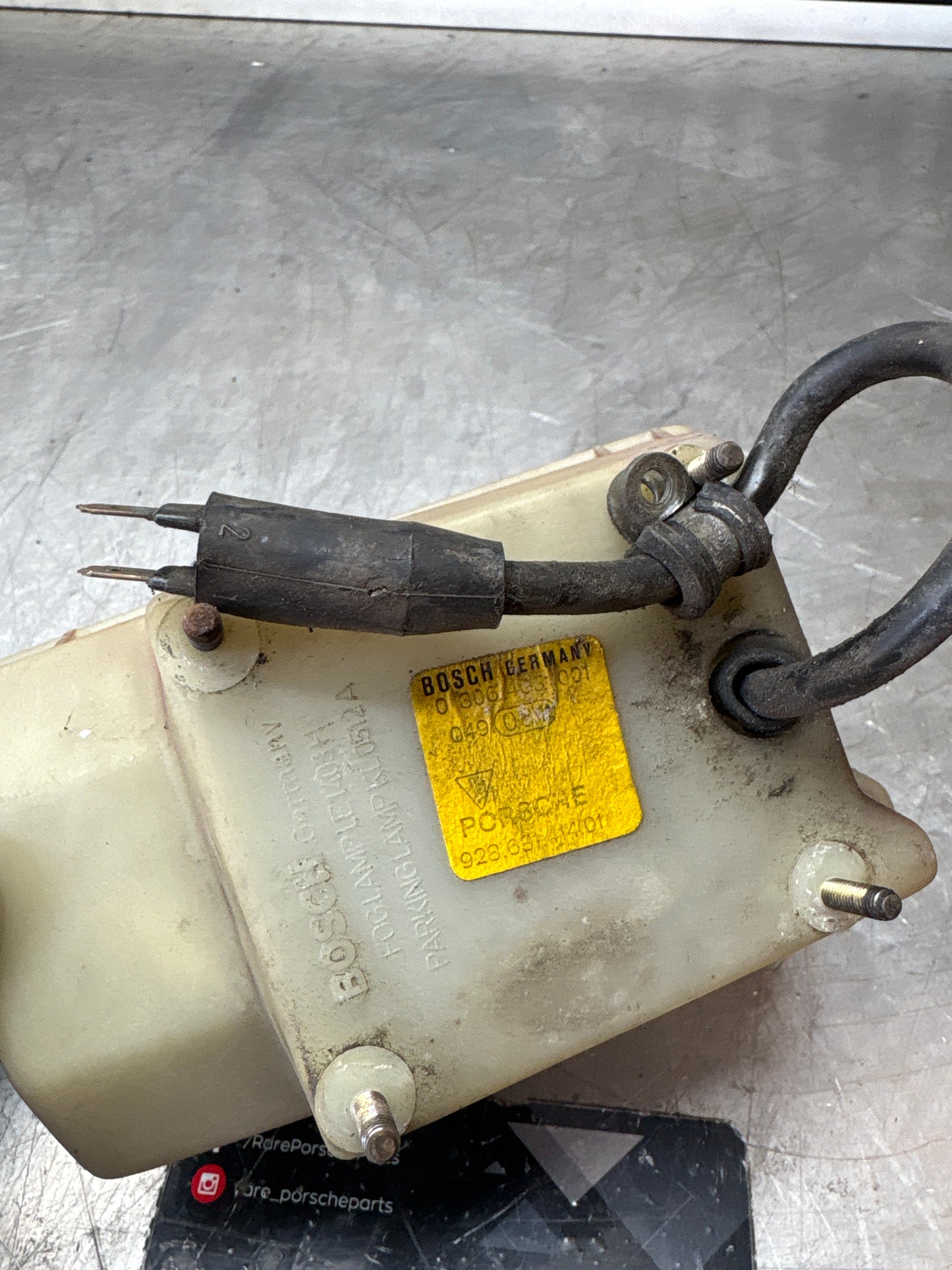 Porsche 928 Bosch headlight high beam, left 0306403001 / 92863141401