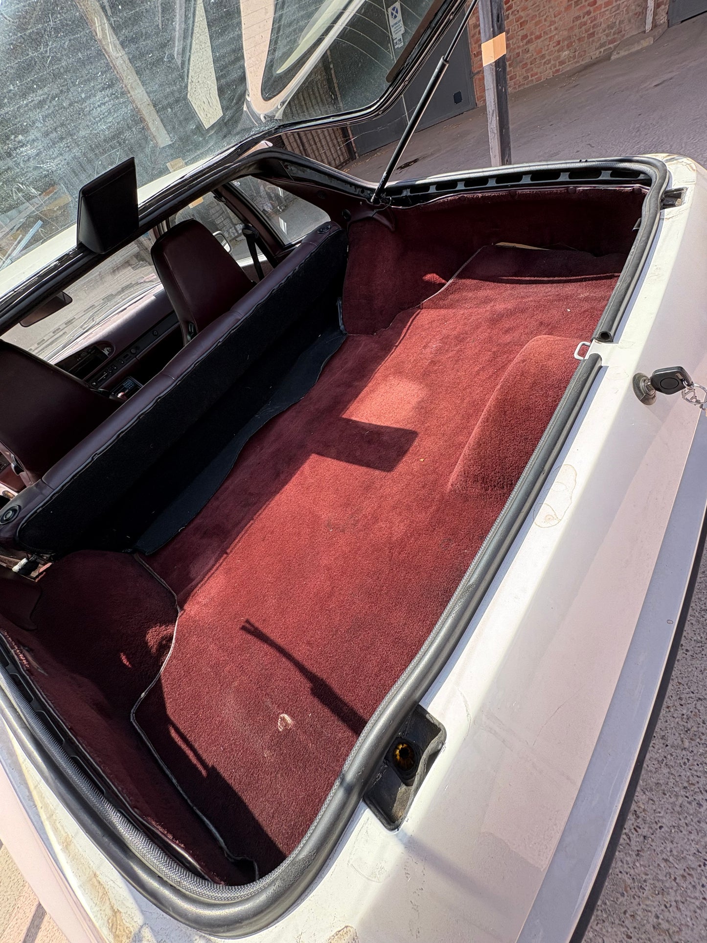 Porsche 944 Turbo/S2 complete Burgundy Interior with Recaro Sport seats, LHD
