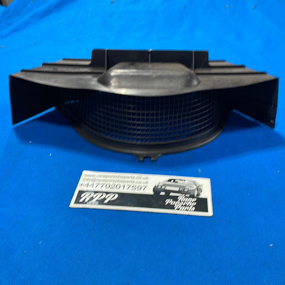 Copertura del motore del ventilatore del riscaldatore Porsche 924/944. 94457214500 usato