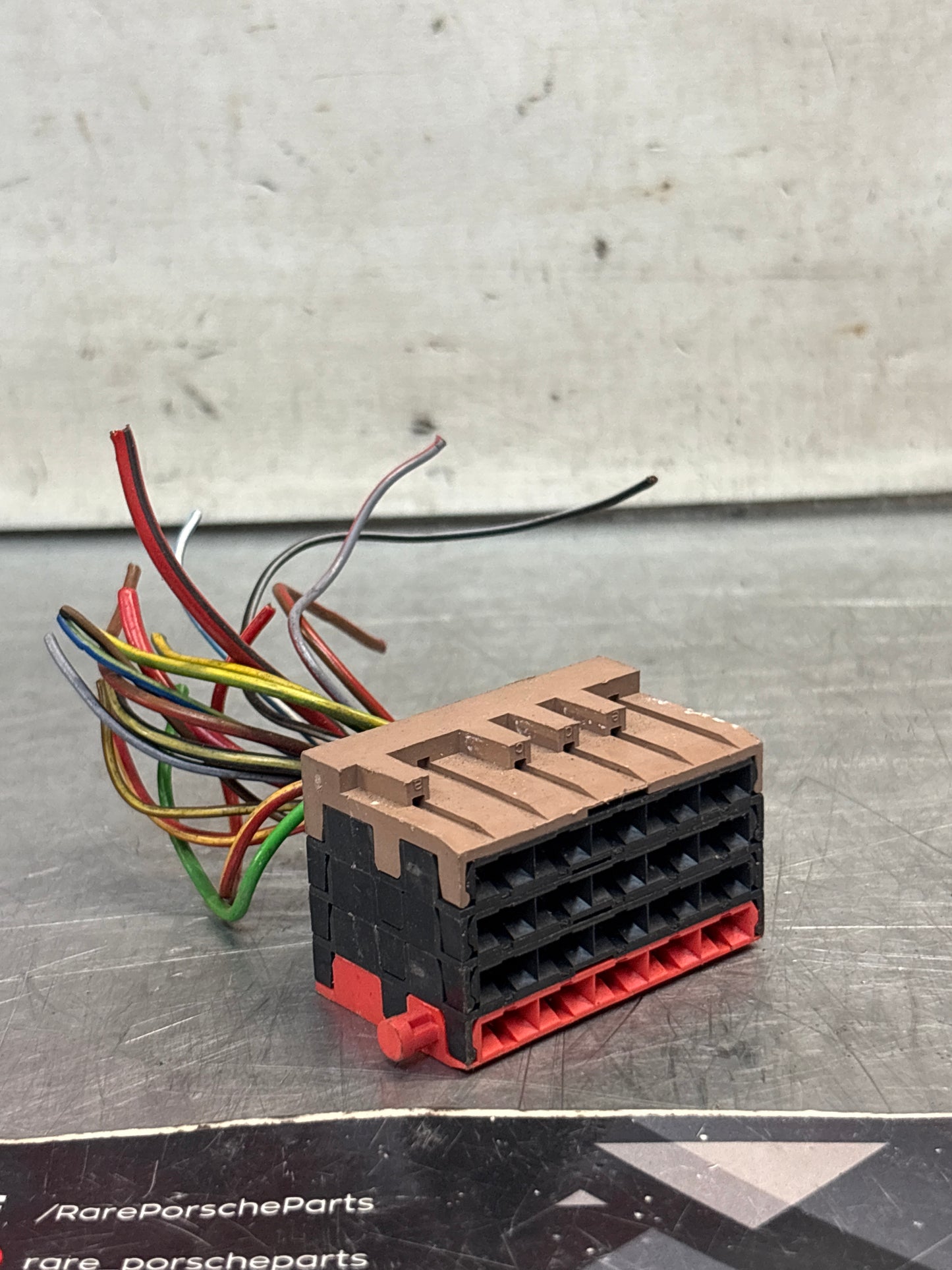 Porsche 944 85.5- fuse box pigtail, used brown-red 92861233512