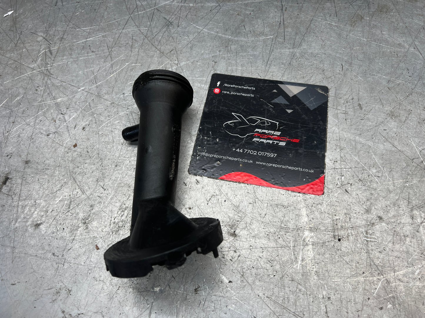 Porsche 944 2.5 Oil filler neck / separator 94410718200 used