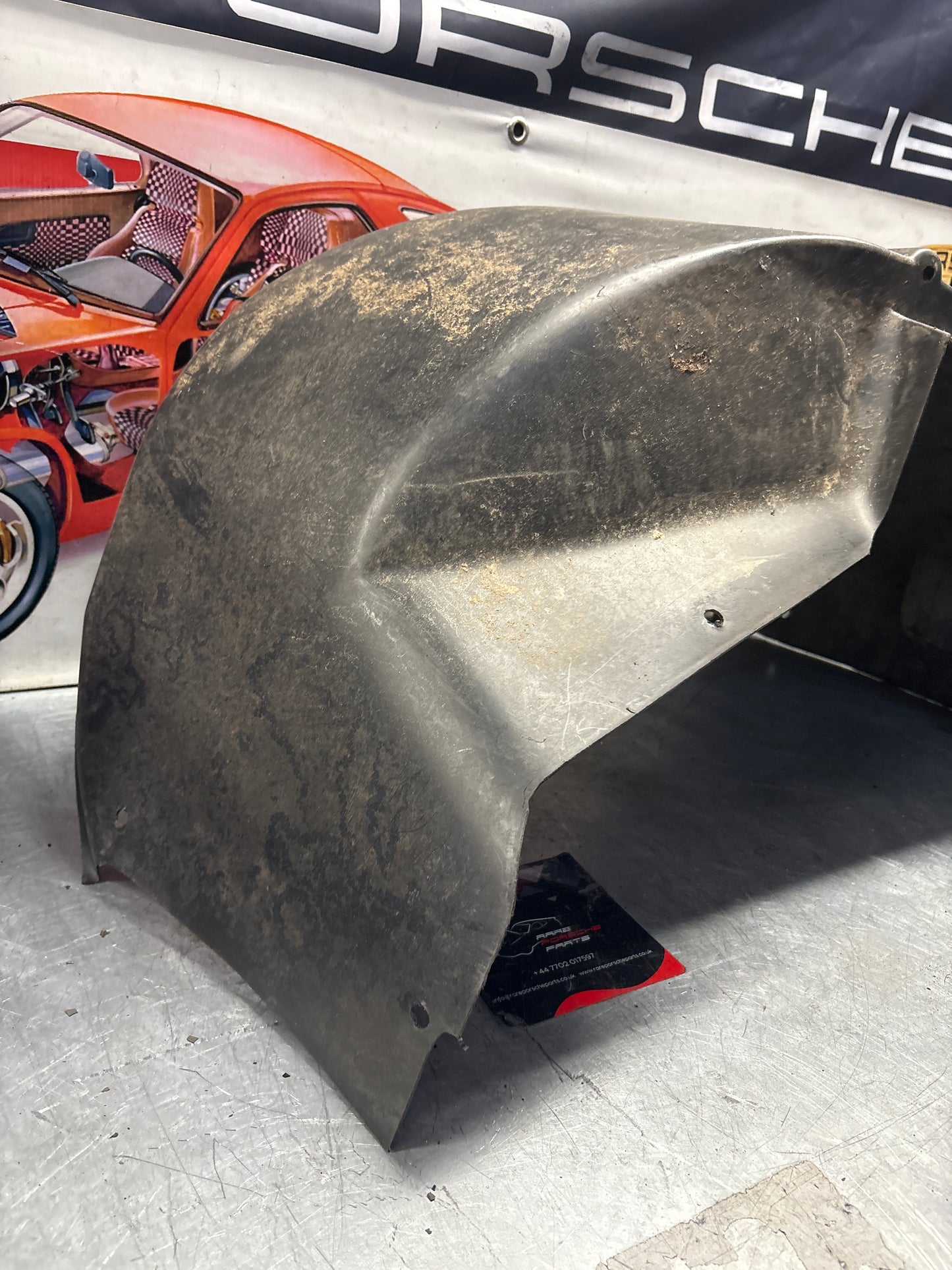 Porsche 928 wheel arch liner Left 92850438105 Used