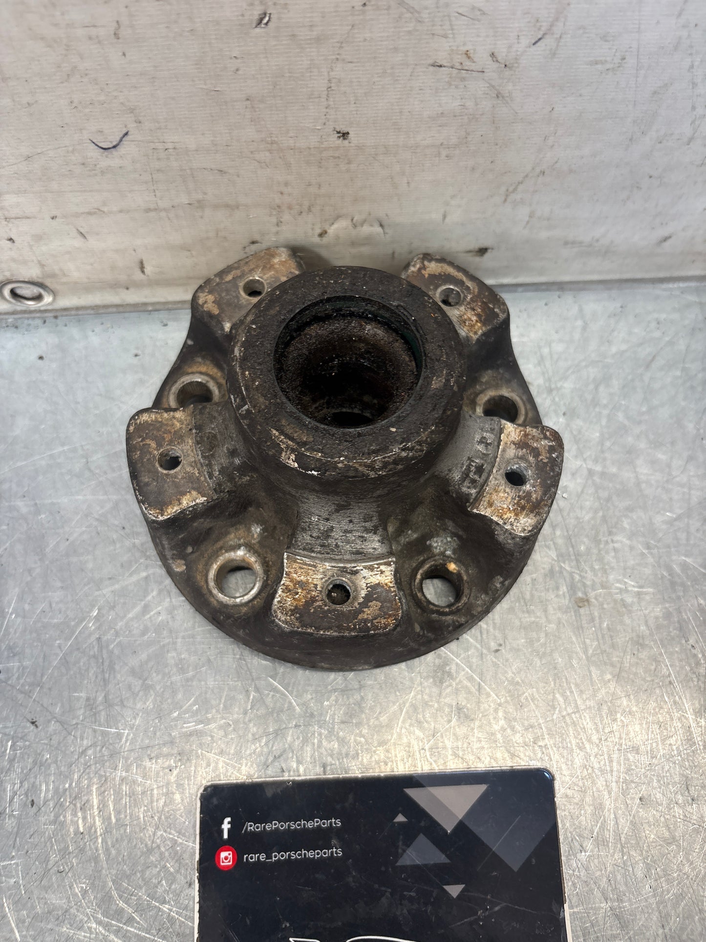 Porsche 911 930 wheel hub, used 9113416054R