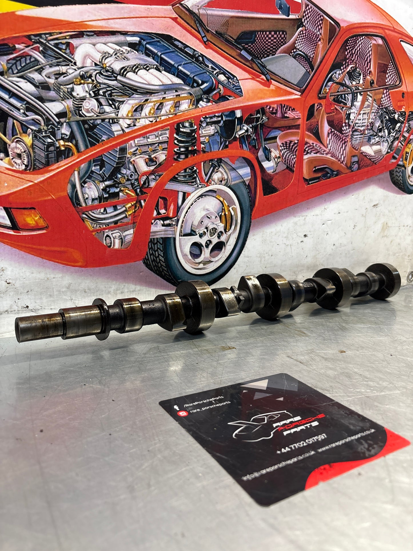 Porsche 928 cam shaft, used 9281051870R