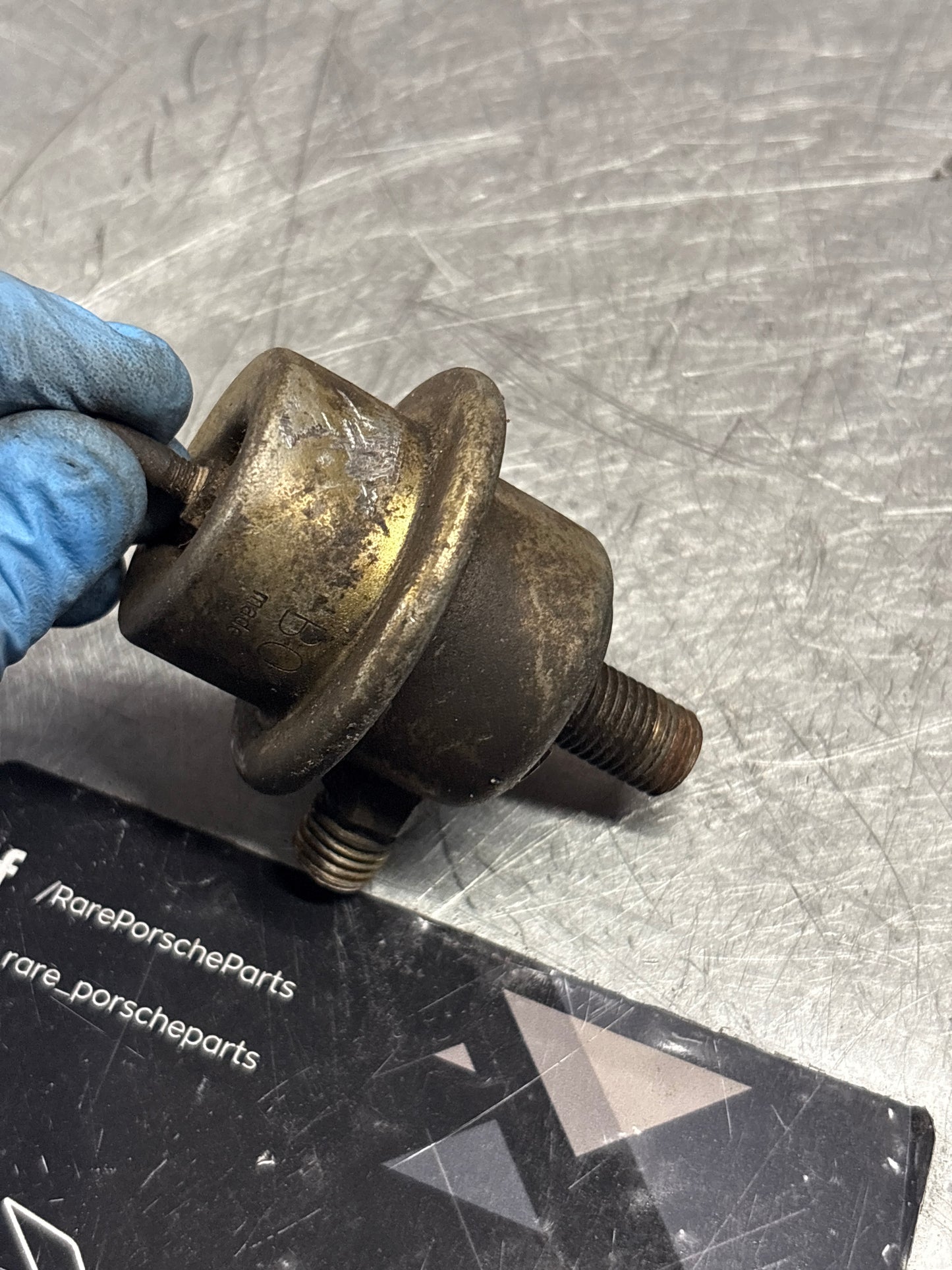 Porsche 944 fuel pressure damper. 0280161007. 0 280 161 007