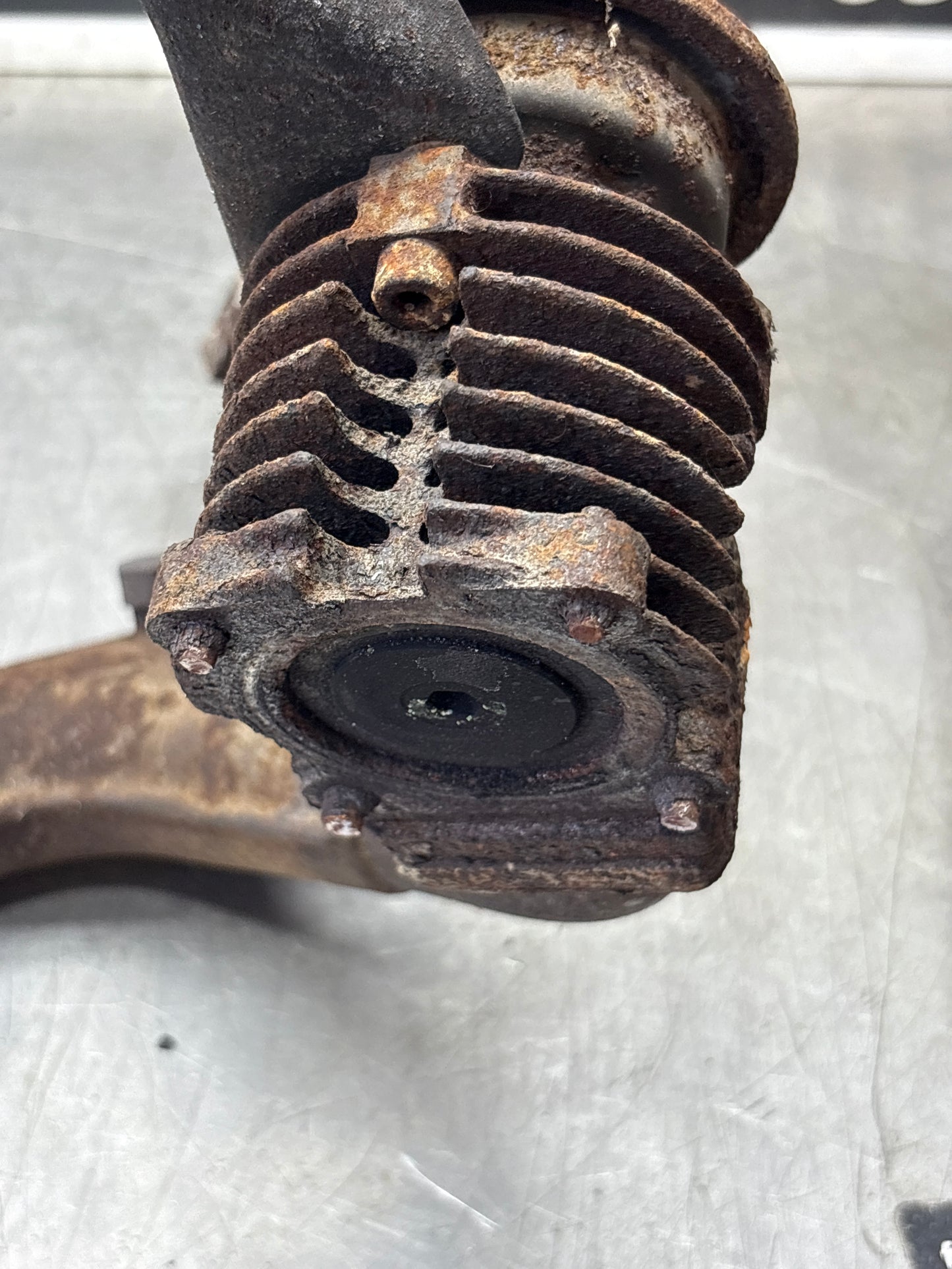 Porsche 944 Turbo exhaust cross over pipe 95111109615, used