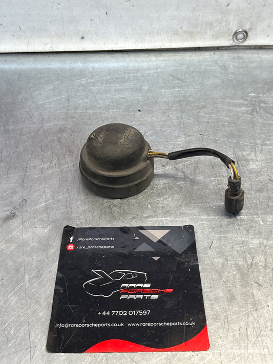 Porsche 944 Copertura in gomma per lampadina faro con cablaggio HELLA 9GH 118017-00 usato