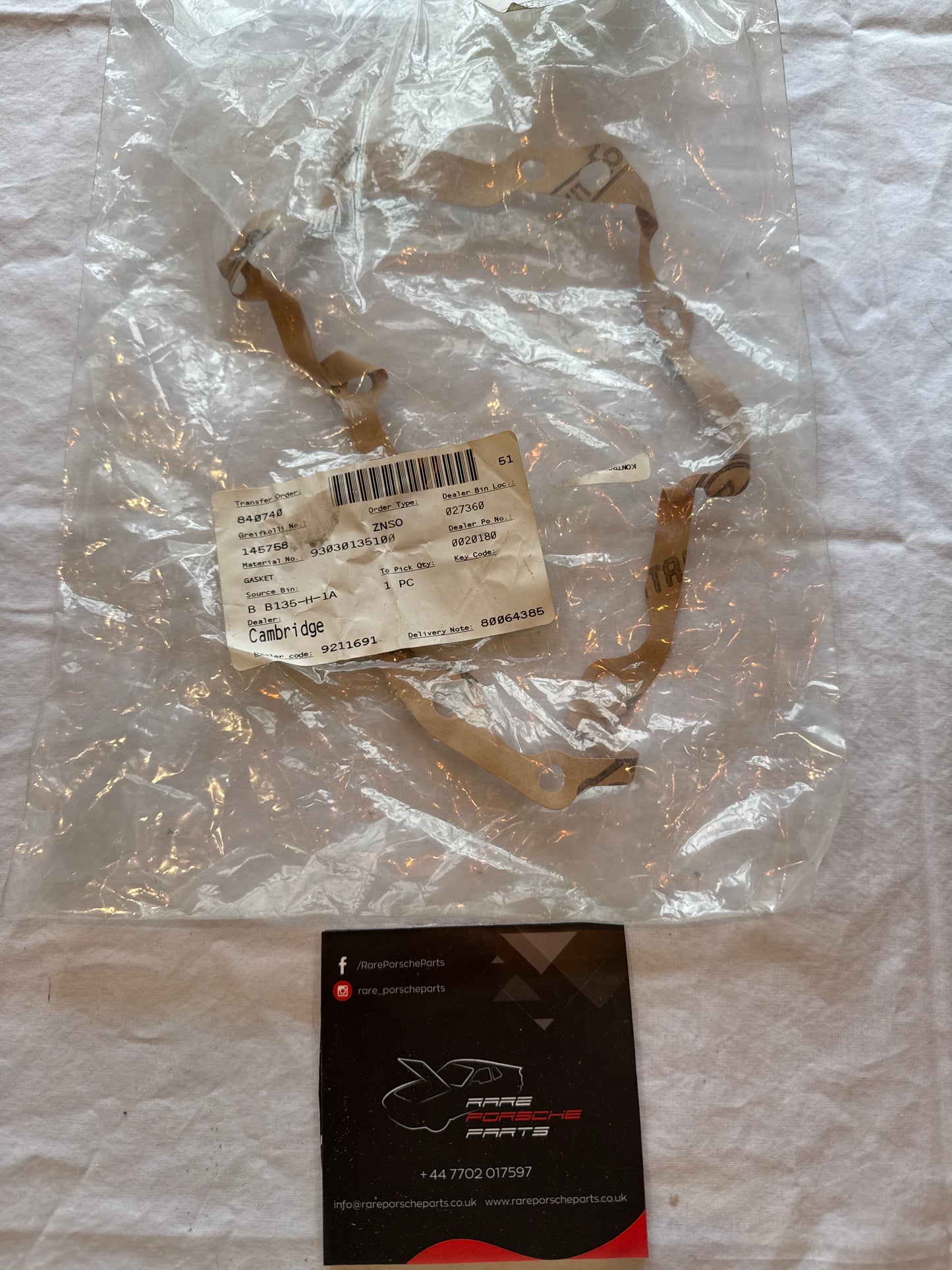 Porsche 930 turbo transmission front cover 93030135100 NOS