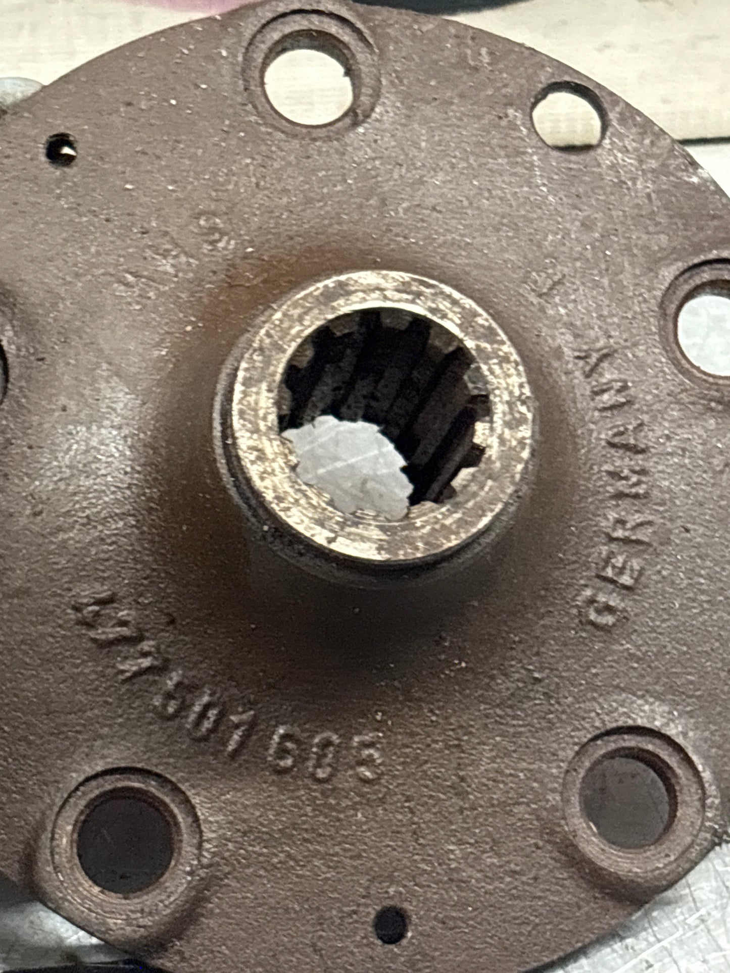 Porsche 944 (82-85.5) 924 Turbo rear wheel hub 477501605, used