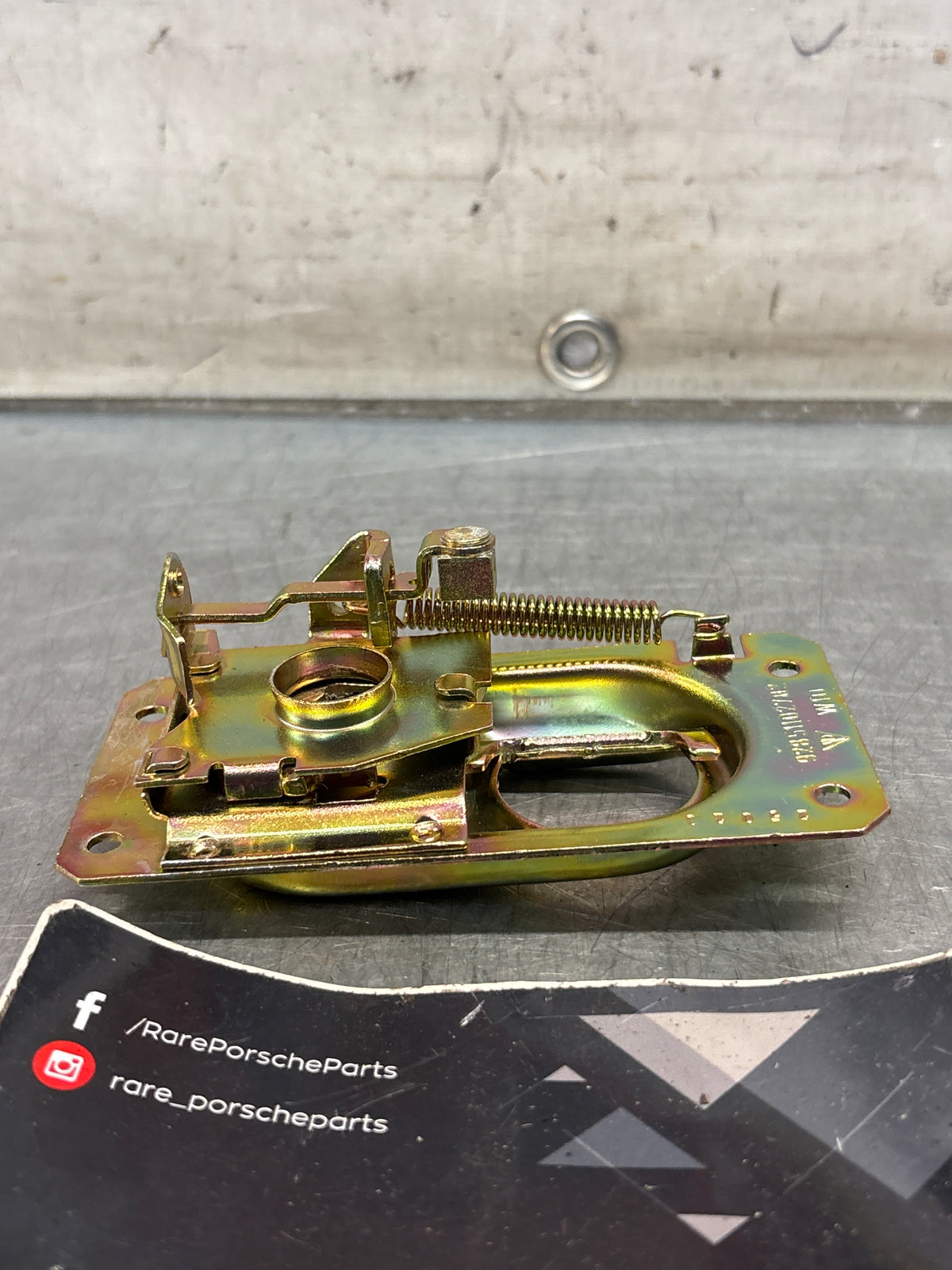 Porsche 928 lid lock lower part, refurbished 92851102702