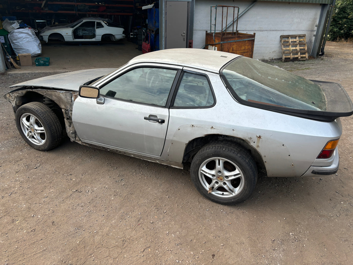 Porsche 924 Turbo project, non runner, comes with repair panels